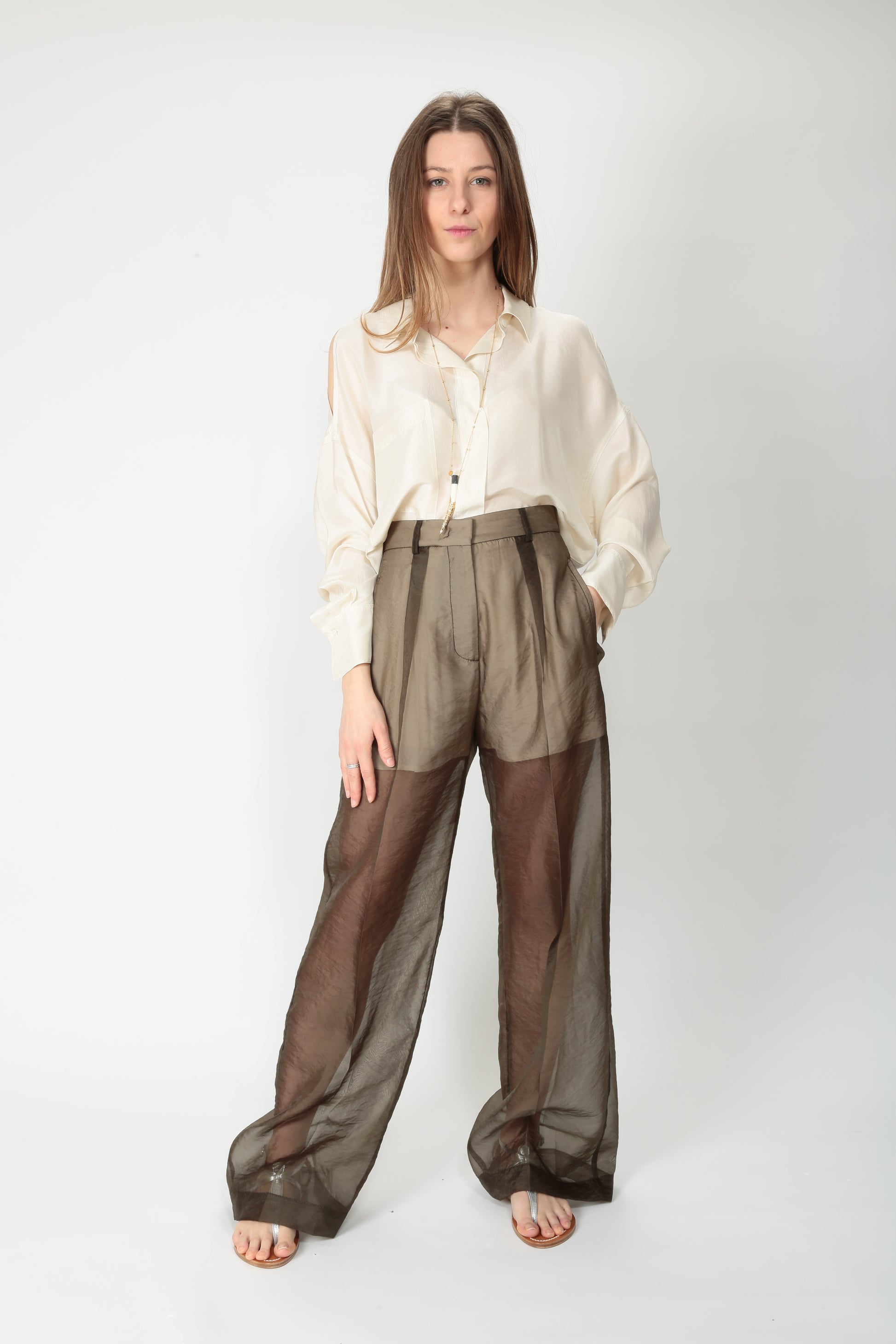 https://admin.shopify.com/store/gulieshop/products/15192688820573#:~:text=https%3A//www.gulieshop.it%20%E2%80%BA%20products%20%E2%80%BA%20tela%2Dpantalone%2Dampio%2Din%2Dorganza%2Dribalta