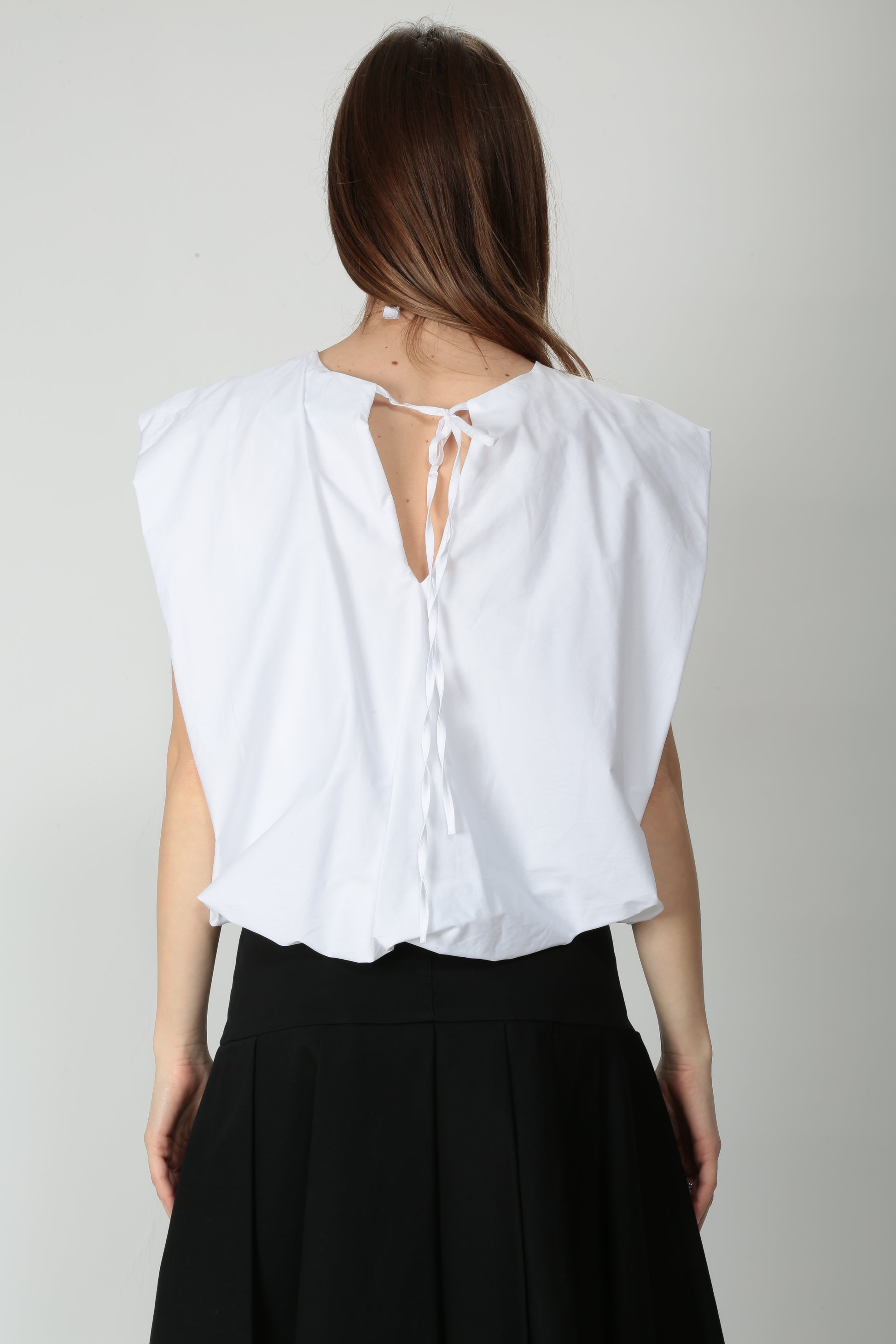 https://admin.shopify.com/store/gulieshop/products/15192688918877#:~:text=https%3A//www.gulieshop.it%20%E2%80%BA%20products%20%E2%80%BA%20tela%2Dtop%2Dcrop%2Din%2Dcotone%2Dghiacciolo