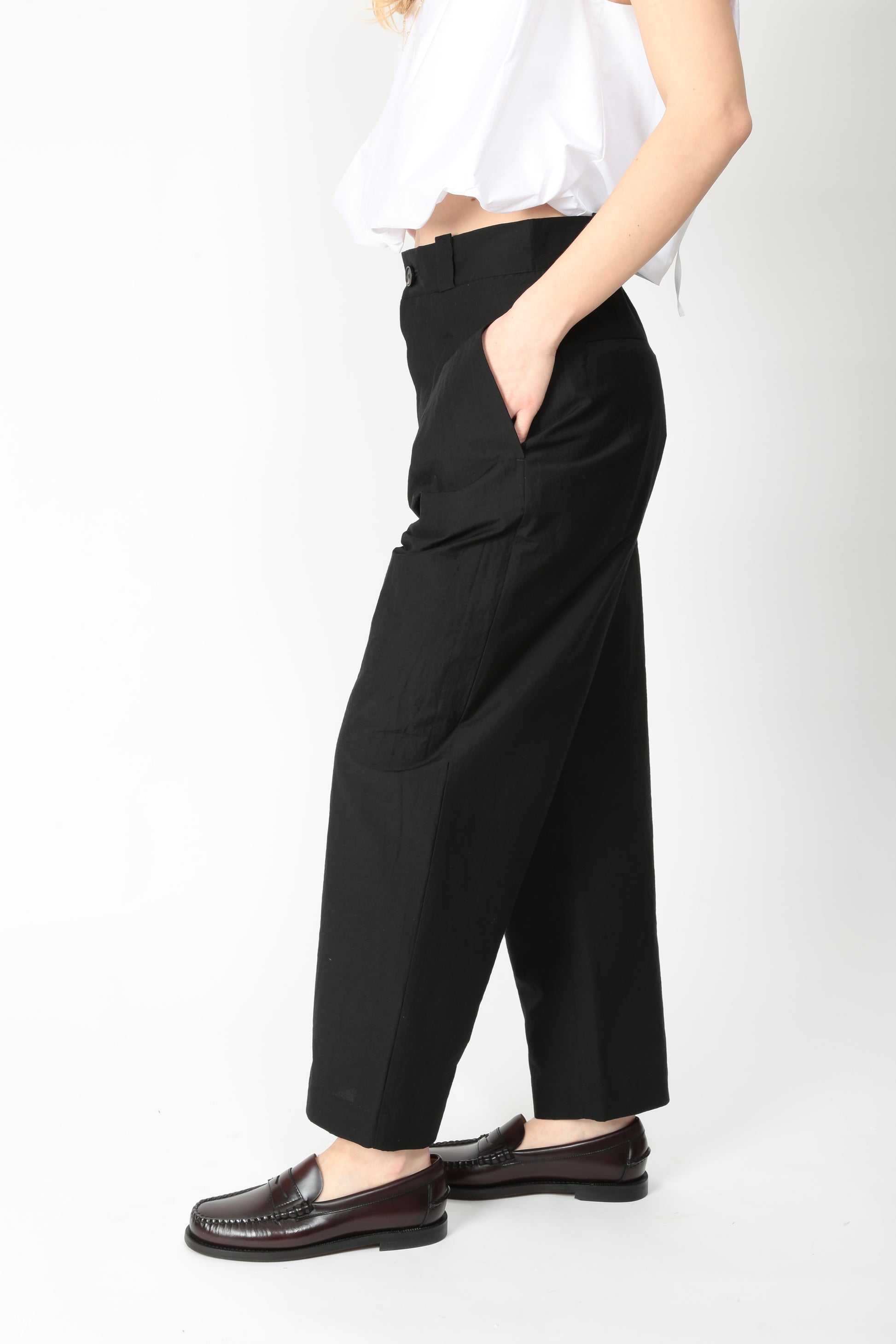 https://admin.shopify.com/store/gulieshop/products/15192688656733#:~:text=https%3A//www.gulieshop.it%20%E2%80%BA%20products%20%E2%80%BA%20tela%2Dpantalone%2Dcarrot%2Dfit%2Din%2Dmisto%2Dcotone%2Dd%2Dzona%2D1