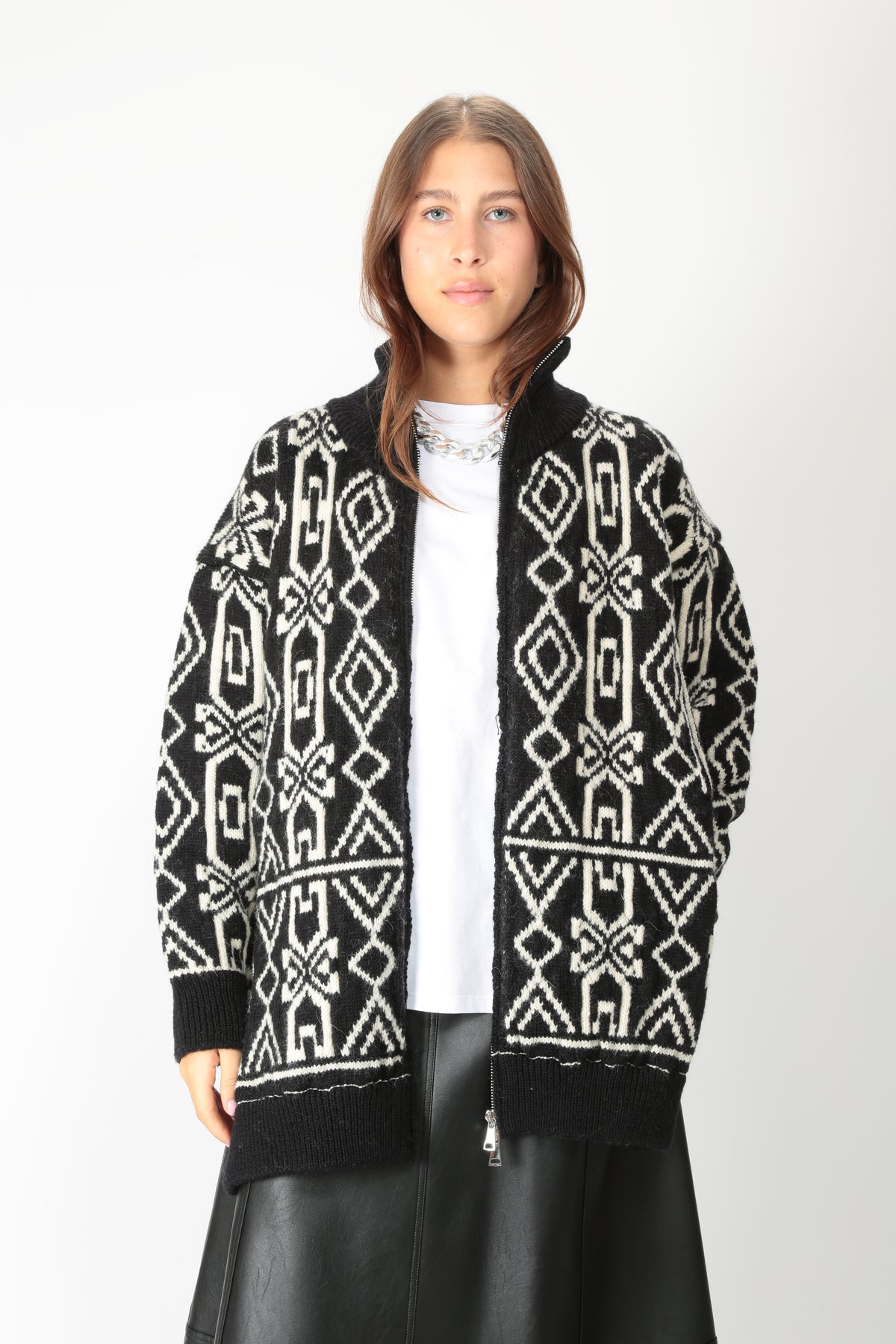 https://admin.shopify.com/store/gulieshop/products/16448340263261#:~:text=https%3A//www.gulieshop.it%20%E2%80%BA%20products%20%E2%80%BA%20jei%2Do%2Dlaboratorio%2Dcardigan%2Doversize%2D4742