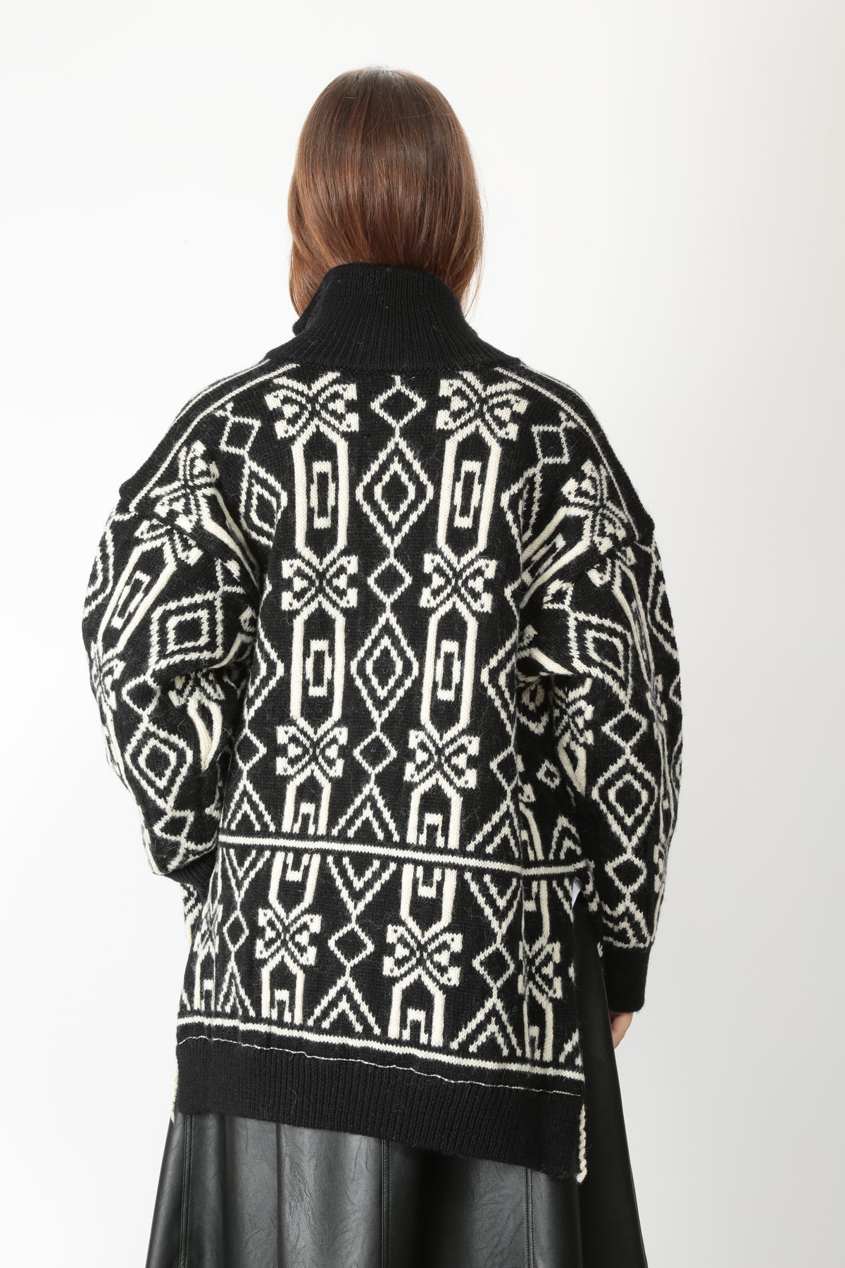 https://admin.shopify.com/store/gulieshop/products/16448340263261#:~:text=https%3A//www.gulieshop.it%20%E2%80%BA%20products%20%E2%80%BA%20jei%2Do%2Dlaboratorio%2Dcardigan%2Doversize%2D4742