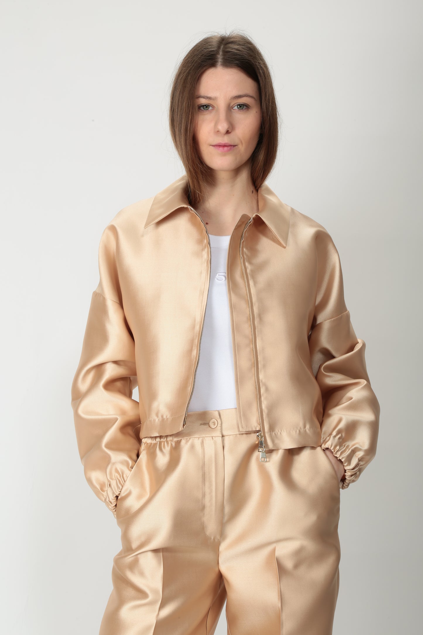 https://admin.shopify.com/store/gulieshop/products/15192660017501#:~:text=https%3A//www.gulieshop.it%20%E2%80%BA%20products%20%E2%80%BA%20beatrice%2Dbomber%2Dcorto%2Din%2Draso%2D25fe3984hopper