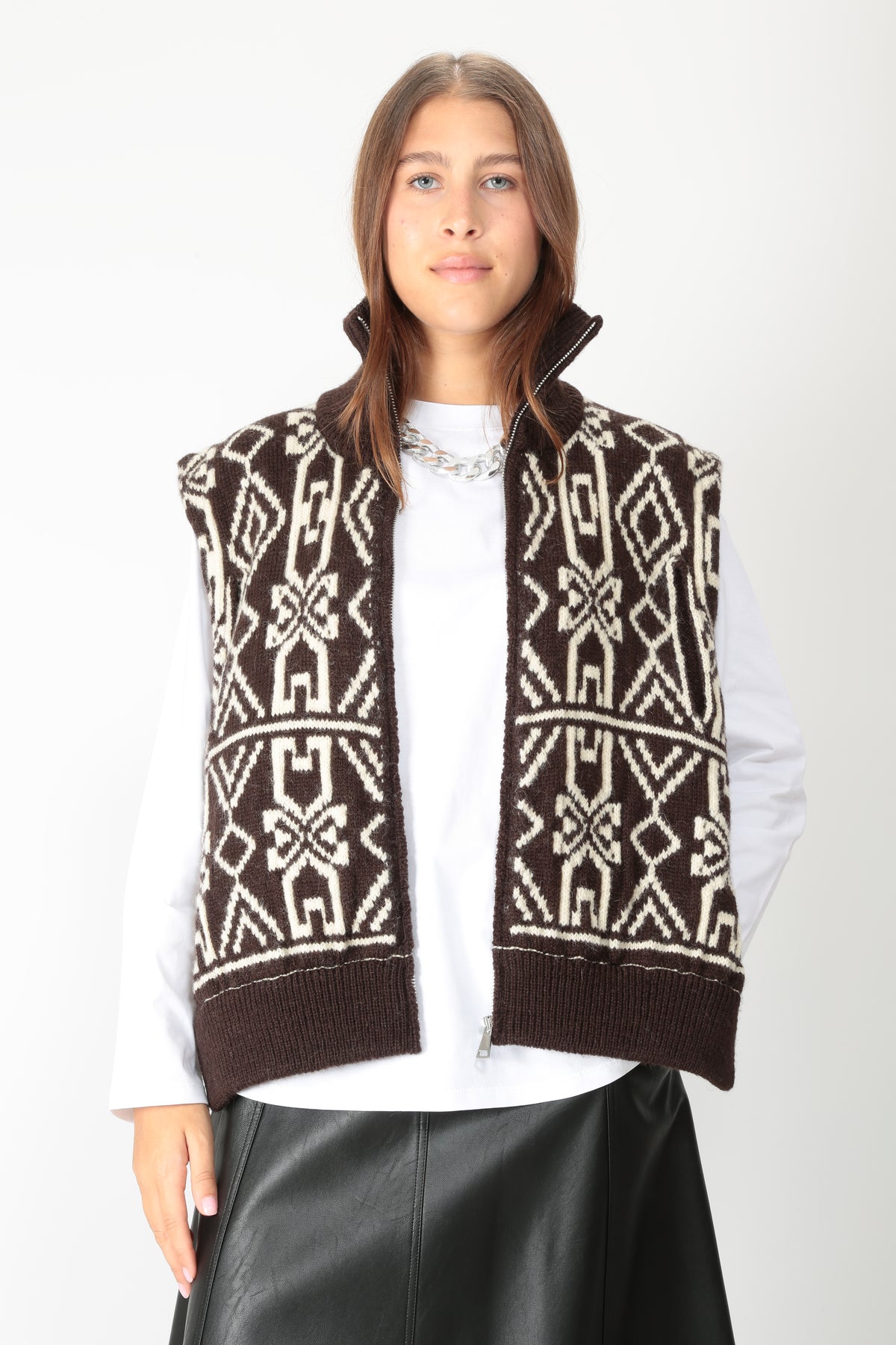 https://admin.shopify.com/store/gulieshop/products/16448340066653#:~:text=https%3A//www.gulieshop.it%20%E2%80%BA%20products%20%E2%80%BA%20jei%2Do%2Dlaboratorio%2Dgilet%2Din%2Dlana%2D4741
