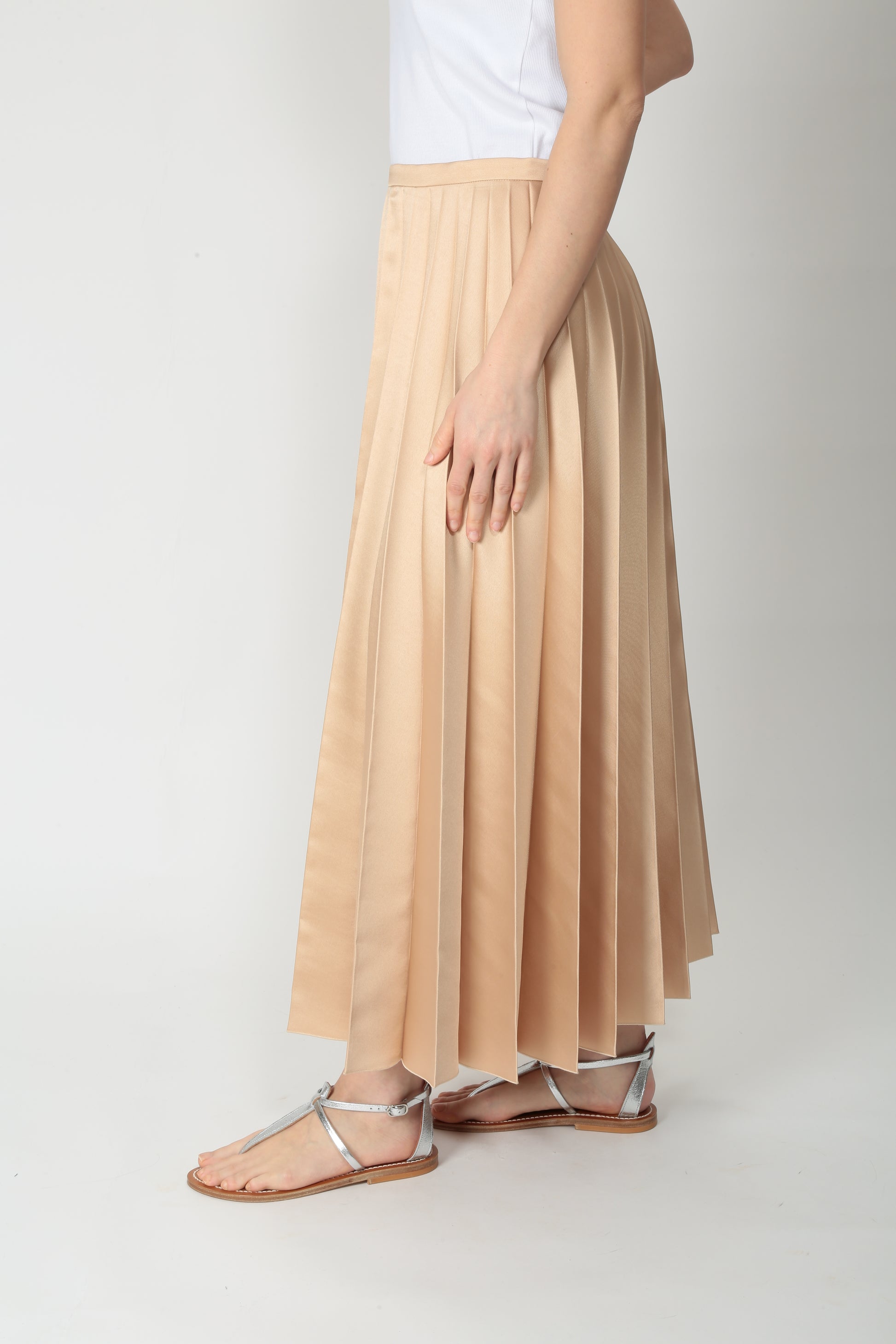 https://admin.shopify.com/store/gulieshop/products/15192689443165#:~:text=https%3A//www.gulieshop.it%20%E2%80%BA%20products%20%E2%80%BA%20beatrice%2Dgonna%2Dlunga%2Dplisse%2D25fe5906hopper