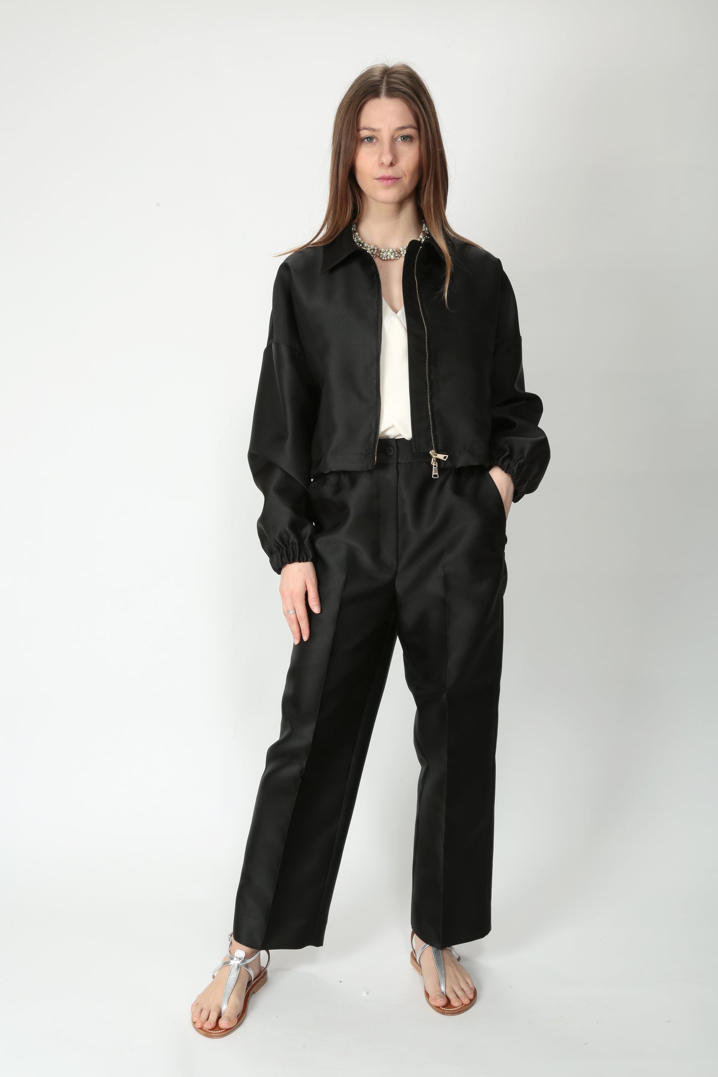 https://admin.shopify.com/store/gulieshop/products/15192689377629#:~:text=https%3A//www.gulieshop.it%20%E2%80%BA%20products%20%E2%80%BA%20beatrice%2Dpantalone%2Din%2Draso%2D25fe1011hopper%2D1