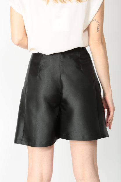 https://admin.shopify.com/store/gulieshop/products/15192689672541#:~:text=https%3A//www.gulieshop.it%20%E2%80%BA%20products%20%E2%80%BA%20beatrice%2Dshort%2Din%2Draso%2D25fe1040hopper