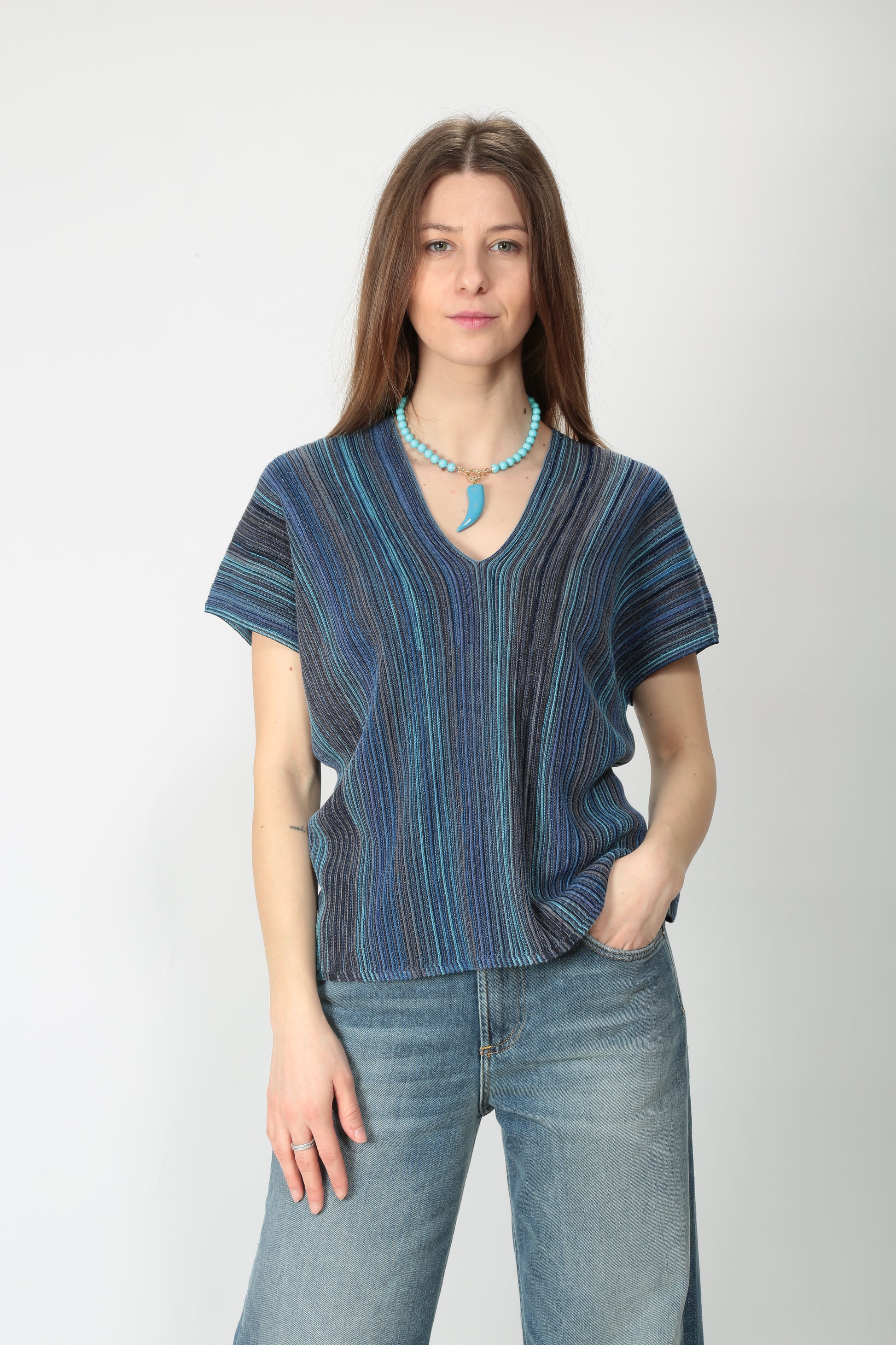 https://admin.shopify.com/store/gulieshop/products/15200686899549#:~:text=https%3A//www.gulieshop.it%20%E2%80%BA%20products%20%E2%80%BA%20kangra%2Dtop%2Dscollo%2Da%2Dv%2Ds5a%2D1525%2D08