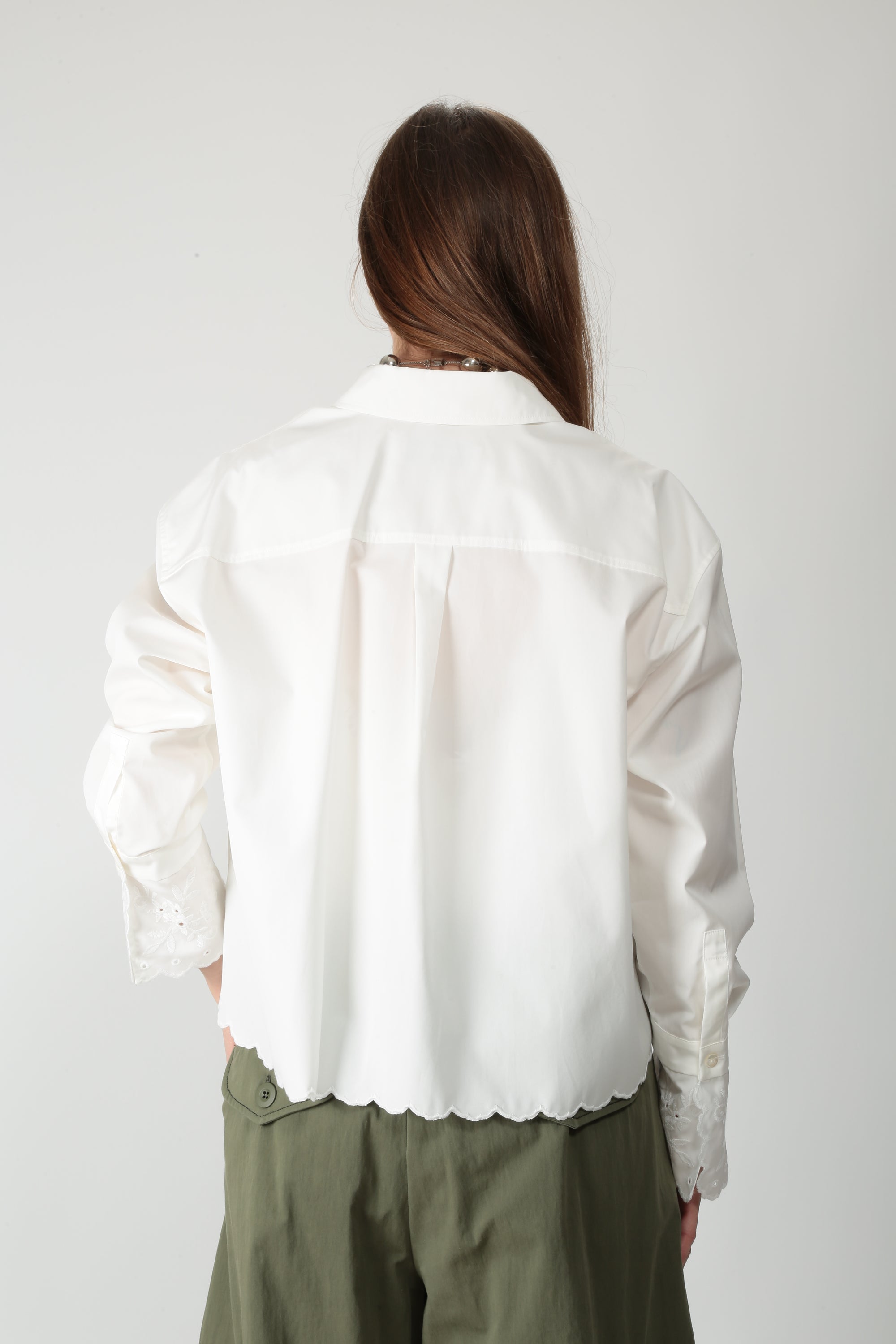 https://admin.shopify.com/store/gulieshop/products/15866889240925#:~:text=https%3A//www.gulieshop.it%20%E2%80%BA%20products%20%E2%80%BA%20maxmara%2Dweekend%2Dcamicia%2Dcon%2Dricamo%2Dwkdneutro