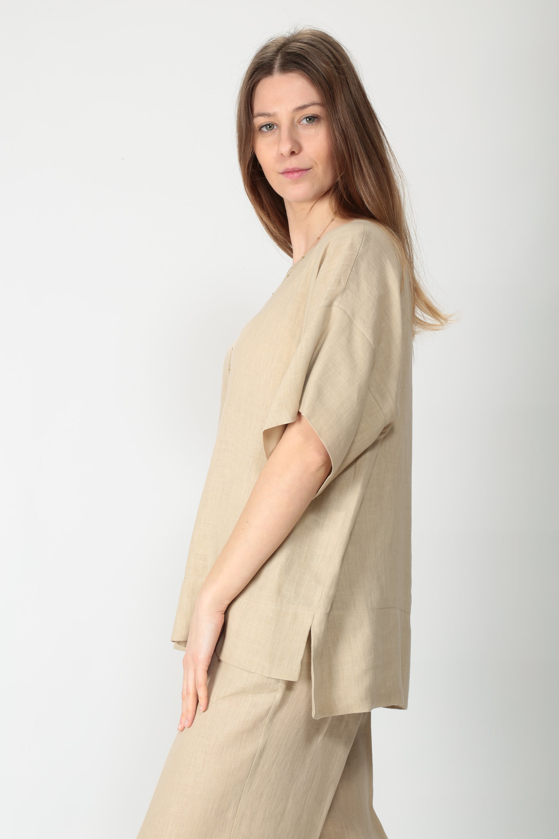 https://admin.shopify.com/store/gulieshop/products/15154426741085#:~:text=https%3A//www.gulieshop.it%20%E2%80%BA%20products%20%E2%80%BA%201978%2Dblusa%2Din%2Dlino%2Dhelena%2D1