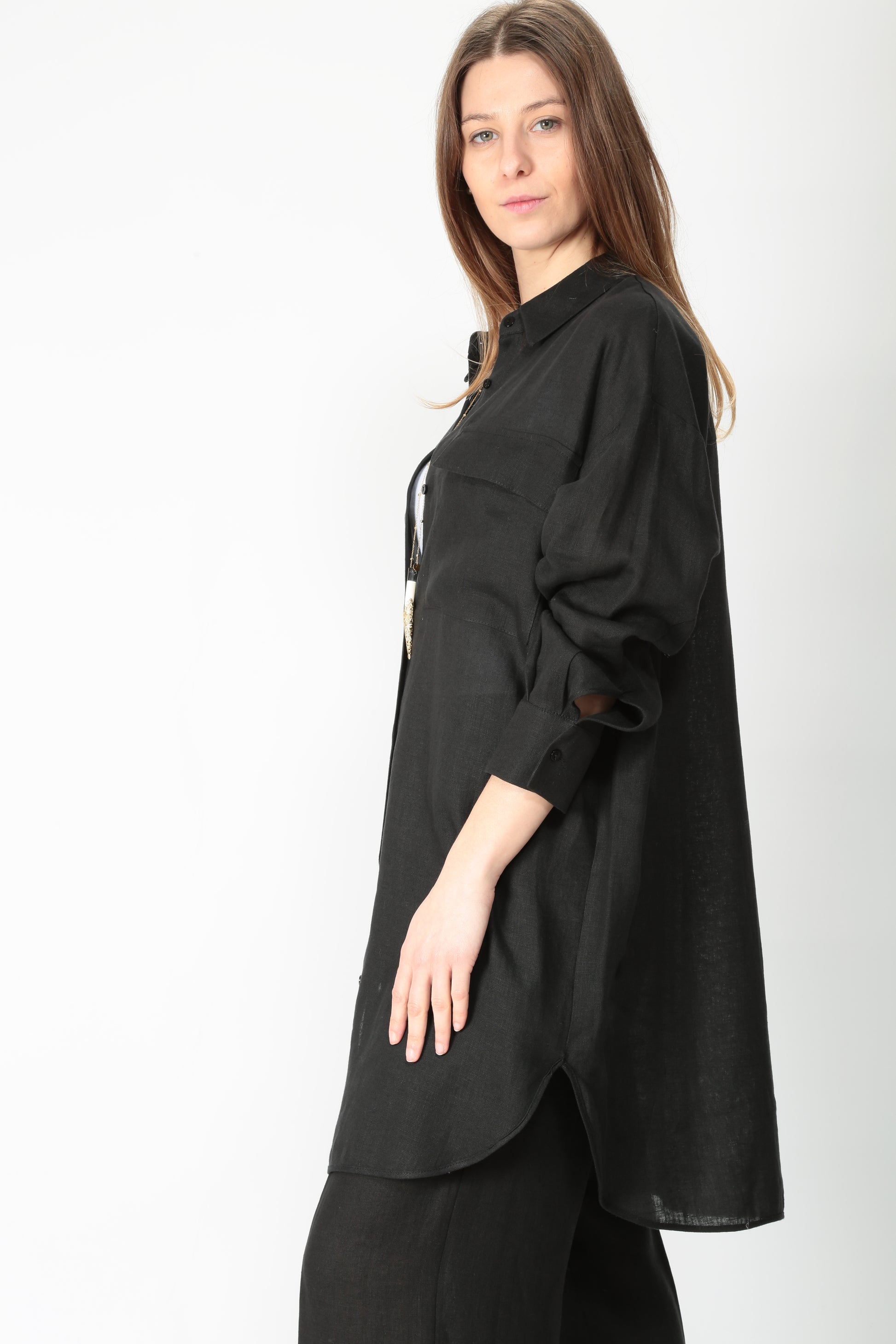 https://admin.shopify.com/store/gulieshop/products/15154426446173#:~:text=https%3A//www.gulieshop.it%20%E2%80%BA%20products%20%E2%80%BA%201978%2Dcamicia%2Dlunga%2Din%2Dlino%2Dtown%2D1