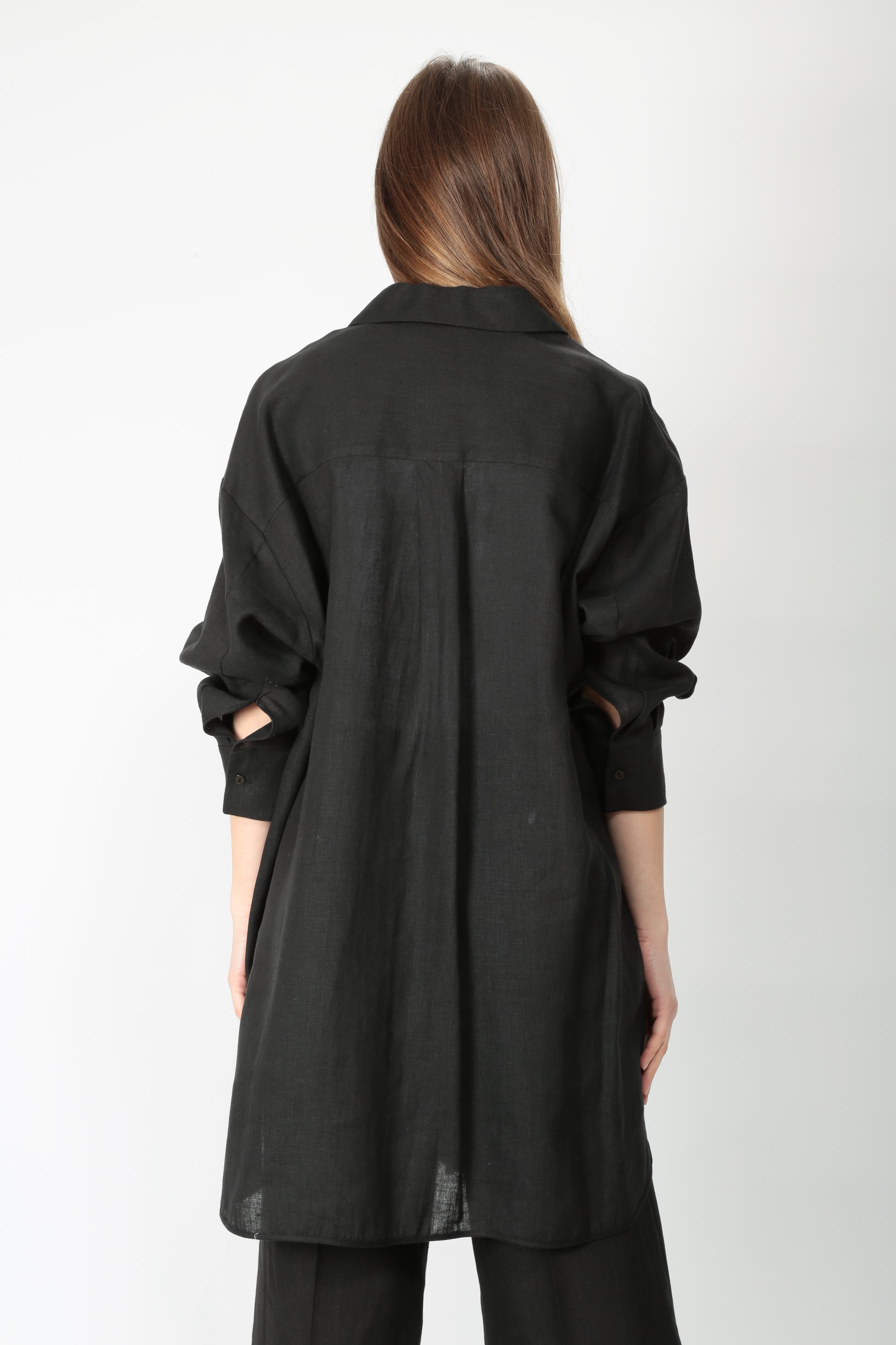 https://admin.shopify.com/store/gulieshop/products/15154426446173#:~:text=https%3A//www.gulieshop.it%20%E2%80%BA%20products%20%E2%80%BA%201978%2Dcamicia%2Dlunga%2Din%2Dlino%2Dtown%2D1