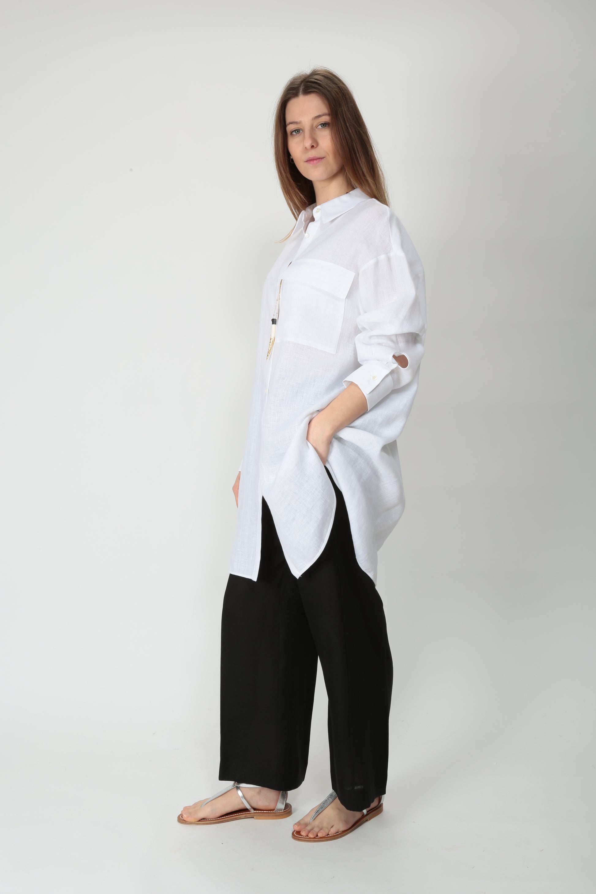 https://admin.shopify.com/store/gulieshop/products/15154426380637#:~:text=https%3A//www.gulieshop.it%20%E2%80%BA%20products%20%E2%80%BA%201978%2Dcamicia%2Dlunga%2Din%2Dlino%2Dtown