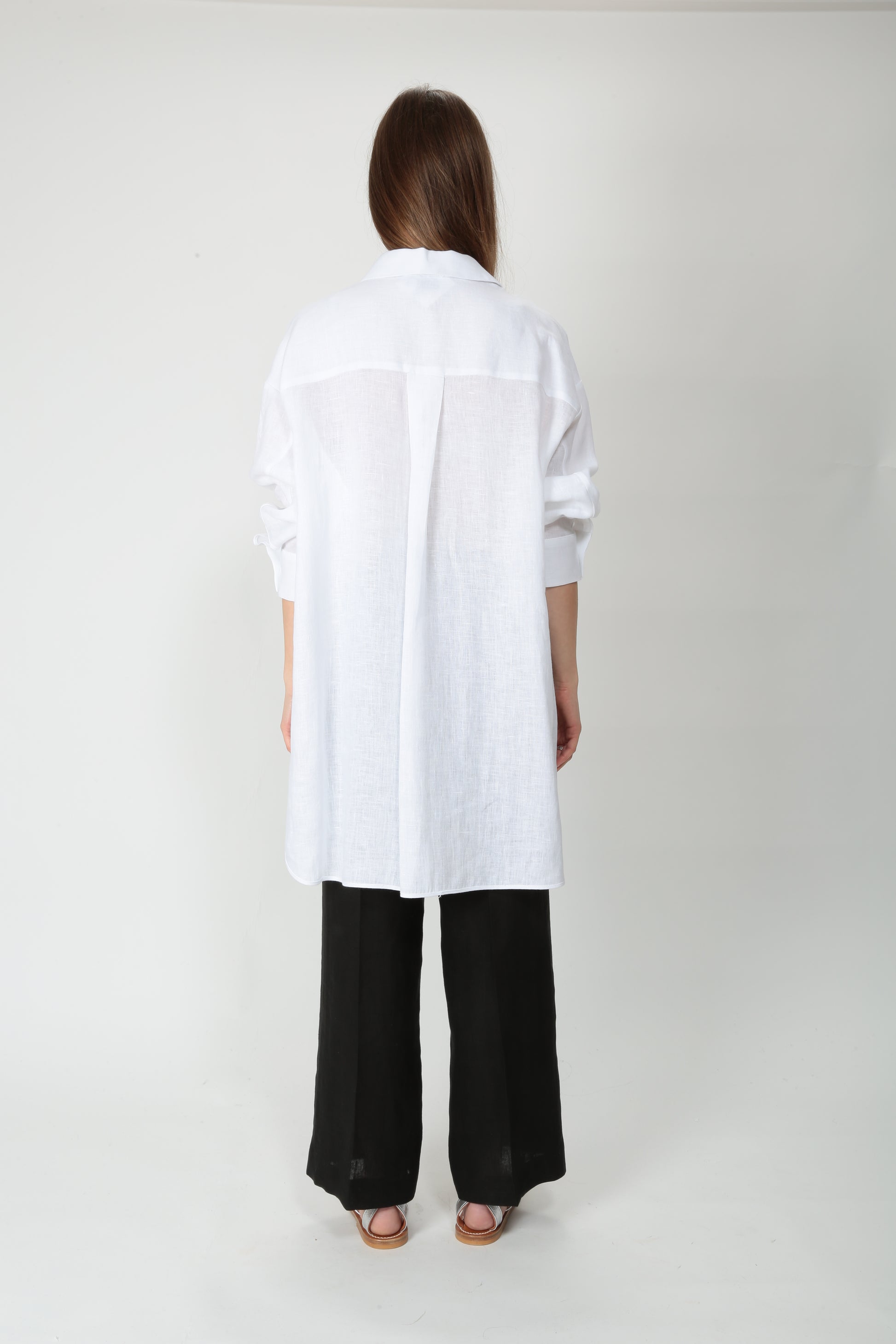 https://admin.shopify.com/store/gulieshop/products/15154426380637#:~:text=https%3A//www.gulieshop.it%20%E2%80%BA%20products%20%E2%80%BA%201978%2Dcamicia%2Dlunga%2Din%2Dlino%2Dtown
