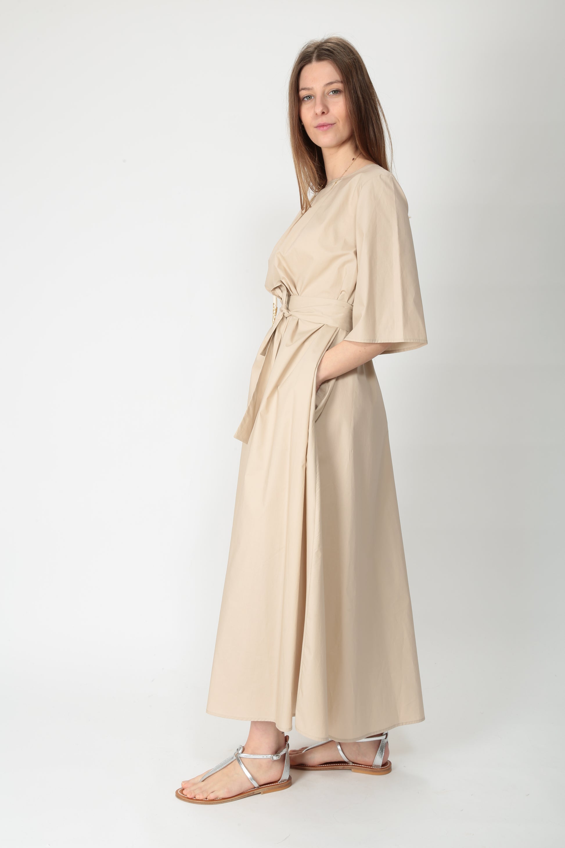 https://admin.shopify.com/store/gulieshop/products/15154427330909#:~:text=https%3A//www.gulieshop.it%20%E2%80%BA%20products%20%E2%80%BA%201978%2Dabito%2Dlungo%2Din%2Dcotone%2Dsable