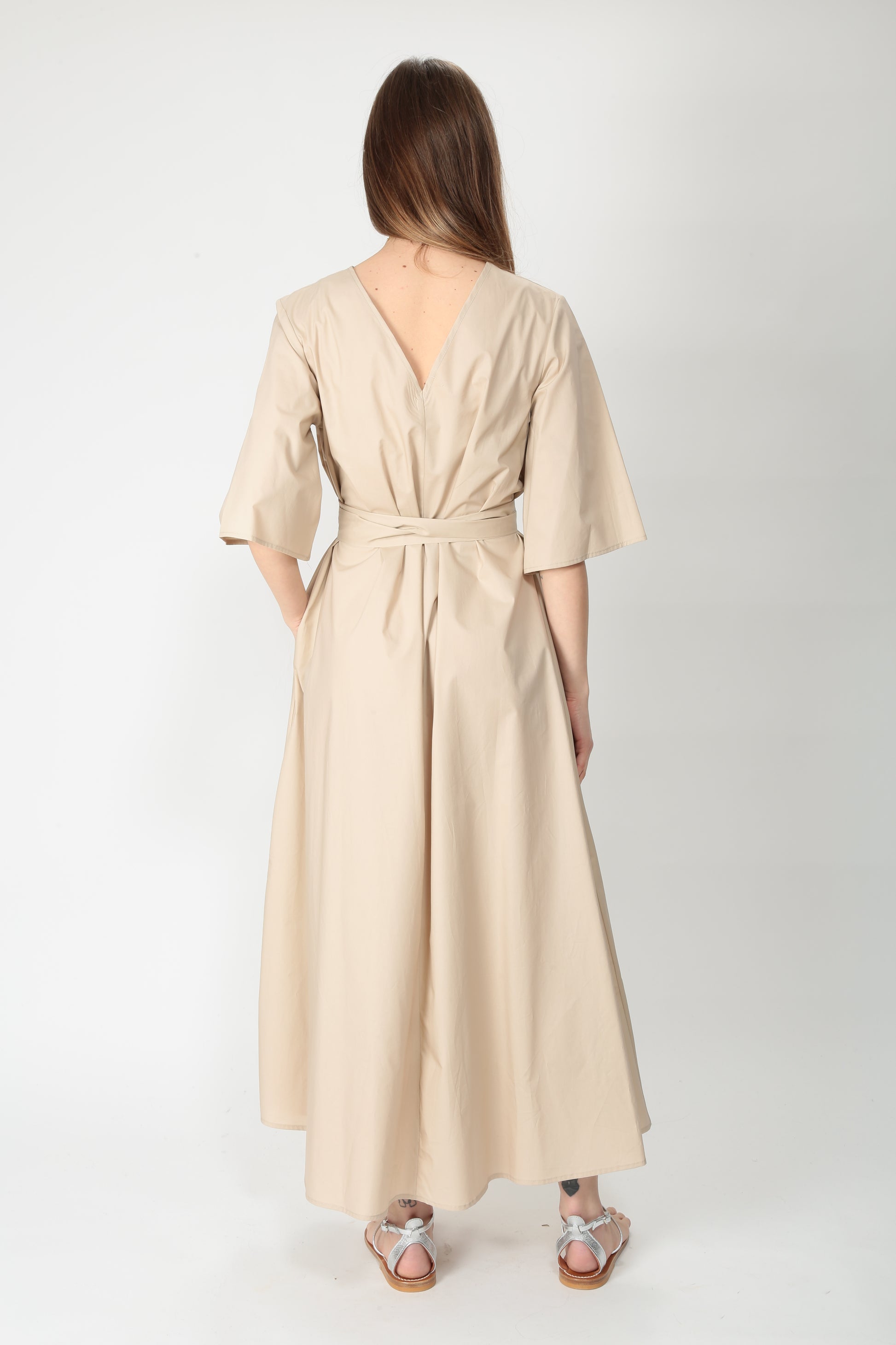 https://admin.shopify.com/store/gulieshop/products/15154427330909#:~:text=https%3A//www.gulieshop.it%20%E2%80%BA%20products%20%E2%80%BA%201978%2Dabito%2Dlungo%2Din%2Dcotone%2Dsable