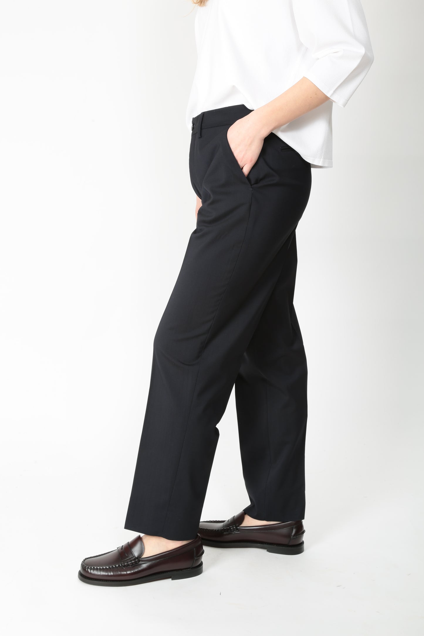 https://admin.shopify.com/store/gulieshop/products/15200685687133#:~:text=https%3A//www.gulieshop.it%20%E2%80%BA%20products%20%E2%80%BA%20briglia%2Dpantalone%2Da%2Dsigaretta%2Djeanw%2D325084