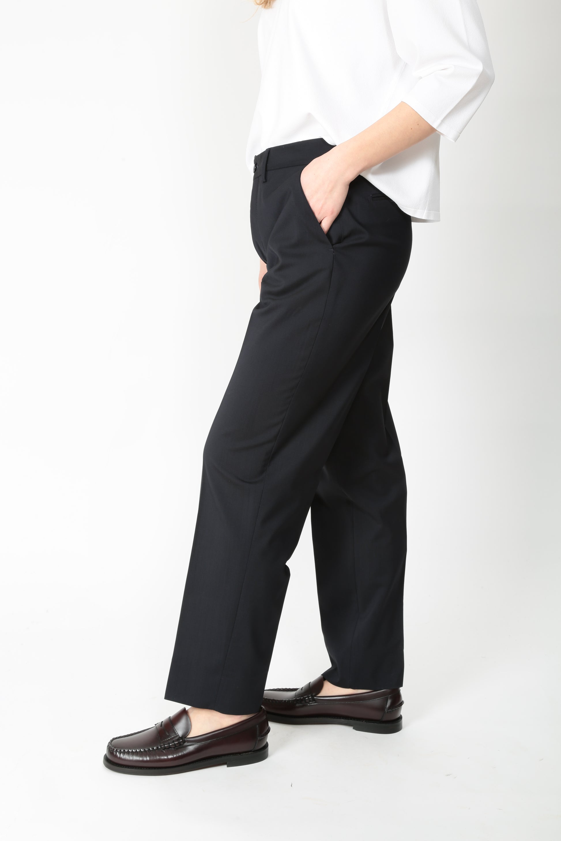 https://admin.shopify.com/store/gulieshop/products/15200685687133#:~:text=https%3A//www.gulieshop.it%20%E2%80%BA%20products%20%E2%80%BA%20briglia%2Dpantalone%2Da%2Dsigaretta%2Djeanw%2D325084
