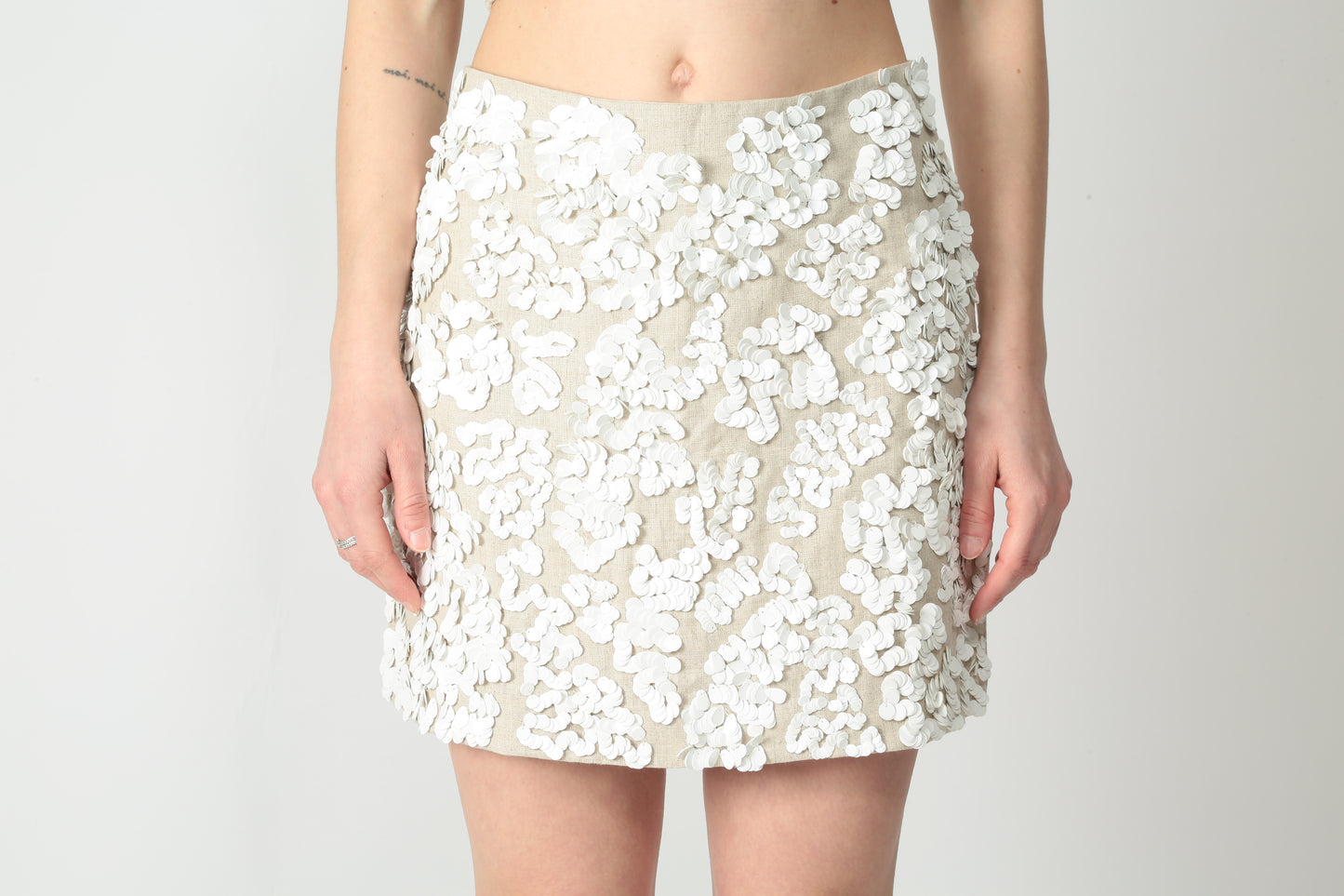 https://admin.shopify.com/store/gulieshop/products/15220344553821#:~:text=https%3A//www.gulieshop.it%20%E2%80%BA%20products%20%E2%80%BA%20solotre%2Dgonna%2Dcorta%2Dcon%2Dpaillettes%2Dm1d0094