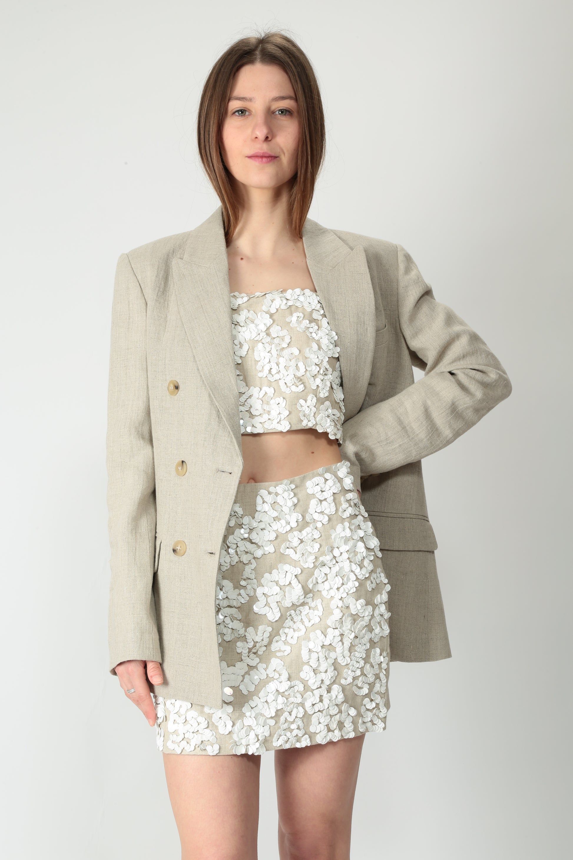 https://admin.shopify.com/store/gulieshop/products/15220344619357#:~:text=https%3A//www.gulieshop.it%20%E2%80%BA%20products%20%E2%80%BA%20solotre%2Dgiacca%2Din%2Dlino%2Ddoppiopetto%2Dm1d0233