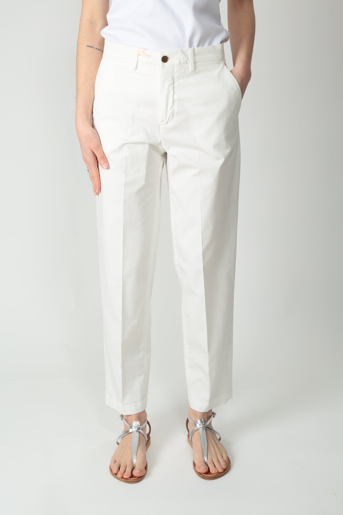 https://admin.shopify.com/store/gulieshop/products/15200685949277#:~:text=https%3A//www.gulieshop.it%20%E2%80%BA%20products%20%E2%80%BA%20briglia%2Dpantalone%2Din%2Dcotone%2Djeangw%2D325129