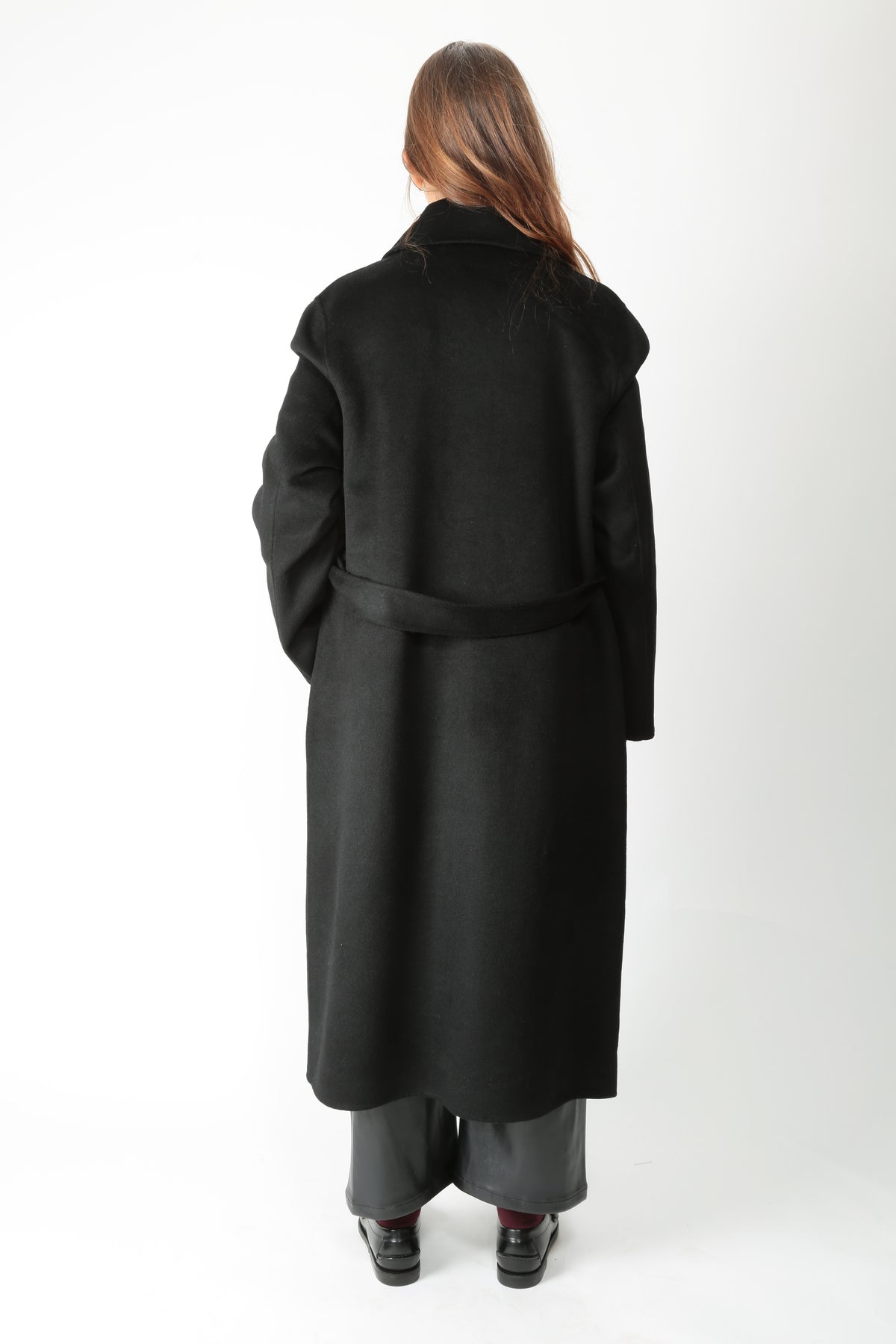 https://admin.shopify.com/store/gulieshop/products/16545522909533#:~:text=https%3A//www.gulieshop.it%20%E2%80%BA%20products%20%E2%80%BA%20hinnominate%2Dcappotto%2Din%2Dpanno%2Ddi%2Dlana%2Dhmabw02992%2Dmttx0001