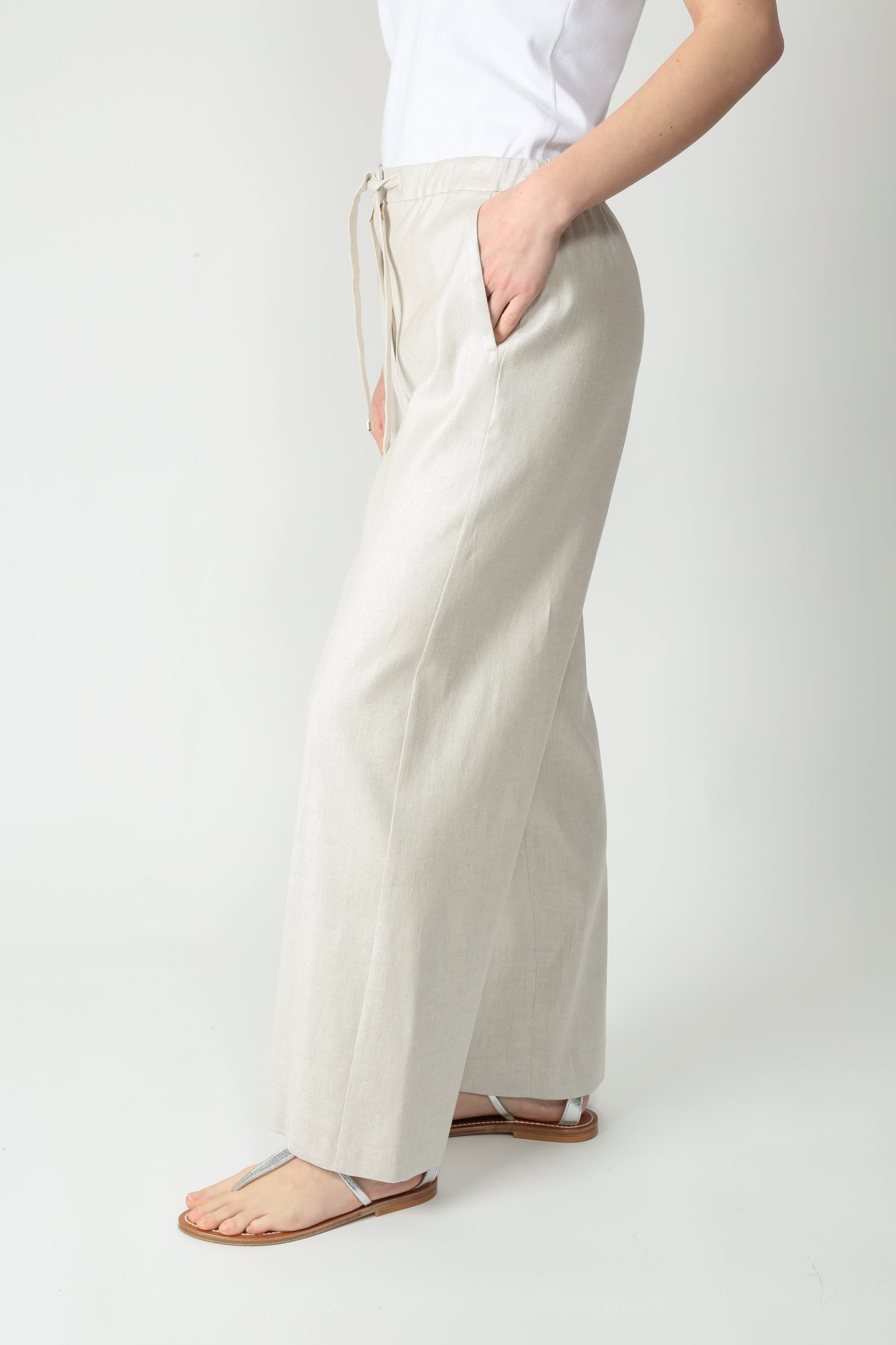 https://admin.shopify.com/store/gulieshop/products/15251027919197#:~:text=https%3A//www.gulieshop.it%20%E2%80%BA%20products%20%E2%80%BA%20s%2Dmaxmara%2Dpantalone%2Dmisto%2Dlino%2Damerica