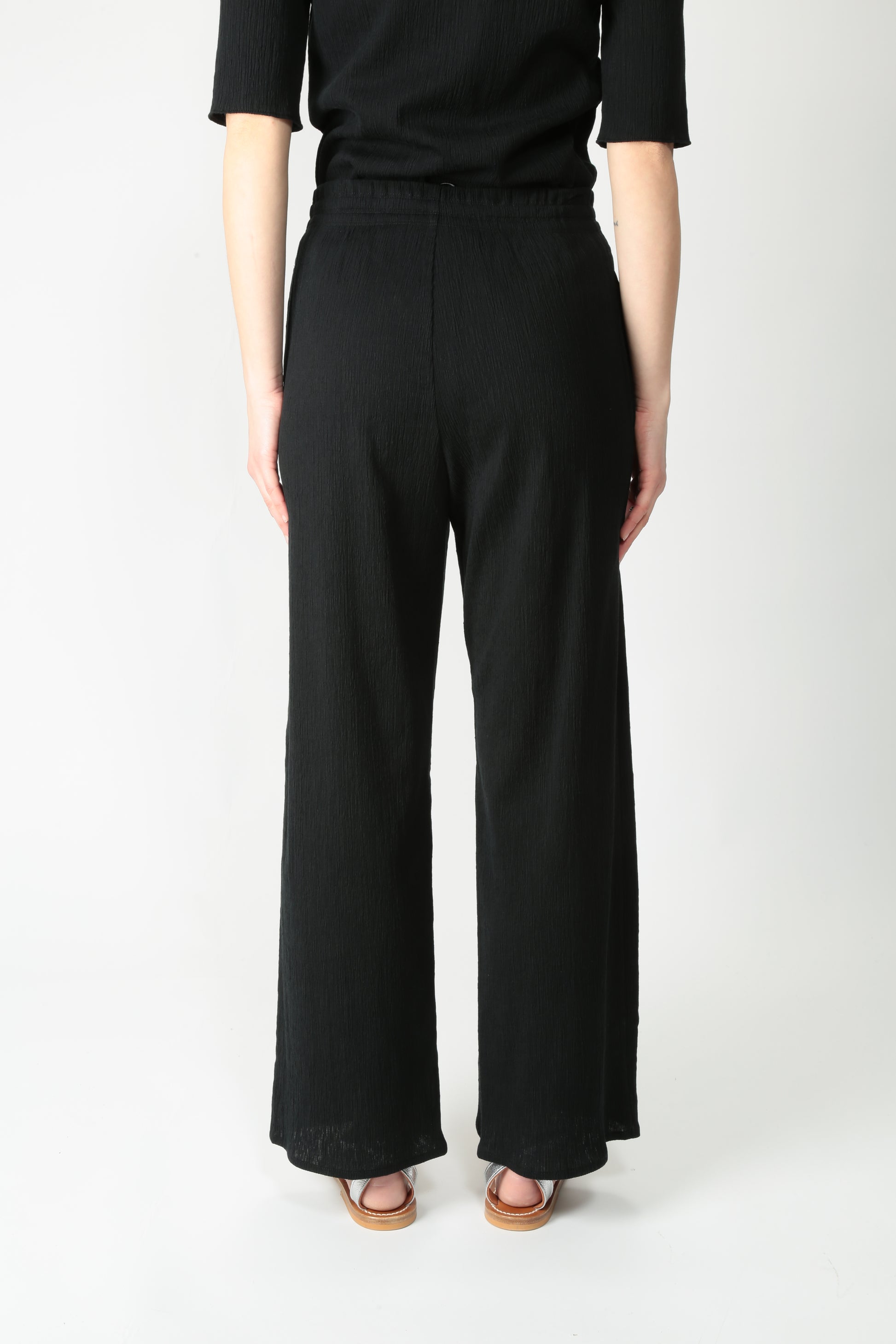 https://admin.shopify.com/store/gulieshop/products/15239508230493#:~:text=https%3A//www.gulieshop.it%20%E2%80%BA%20products%20%E2%80%BA%20maxmara%2Dmm%2Dpantalone%2Deffetto%2Dplisse%2Dtoronto%2D1