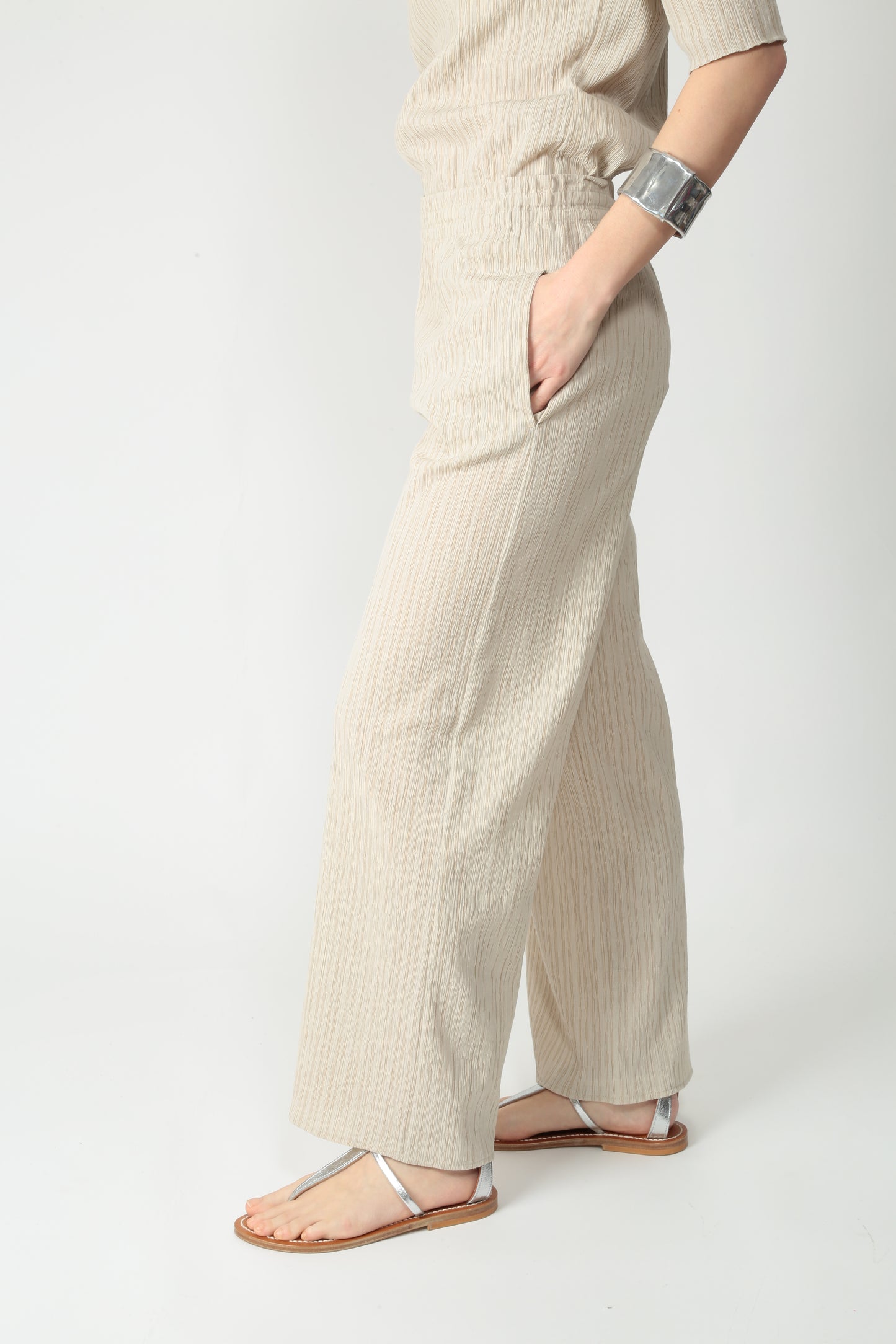 https://admin.shopify.com/store/gulieshop/products/15239508197725#:~:text=https%3A//www.gulieshop.it%20%E2%80%BA%20products%20%E2%80%BA%20maxmara%2Dmm%2Dpantalone%2Deffetto%2Dplisse%2Dtoronto