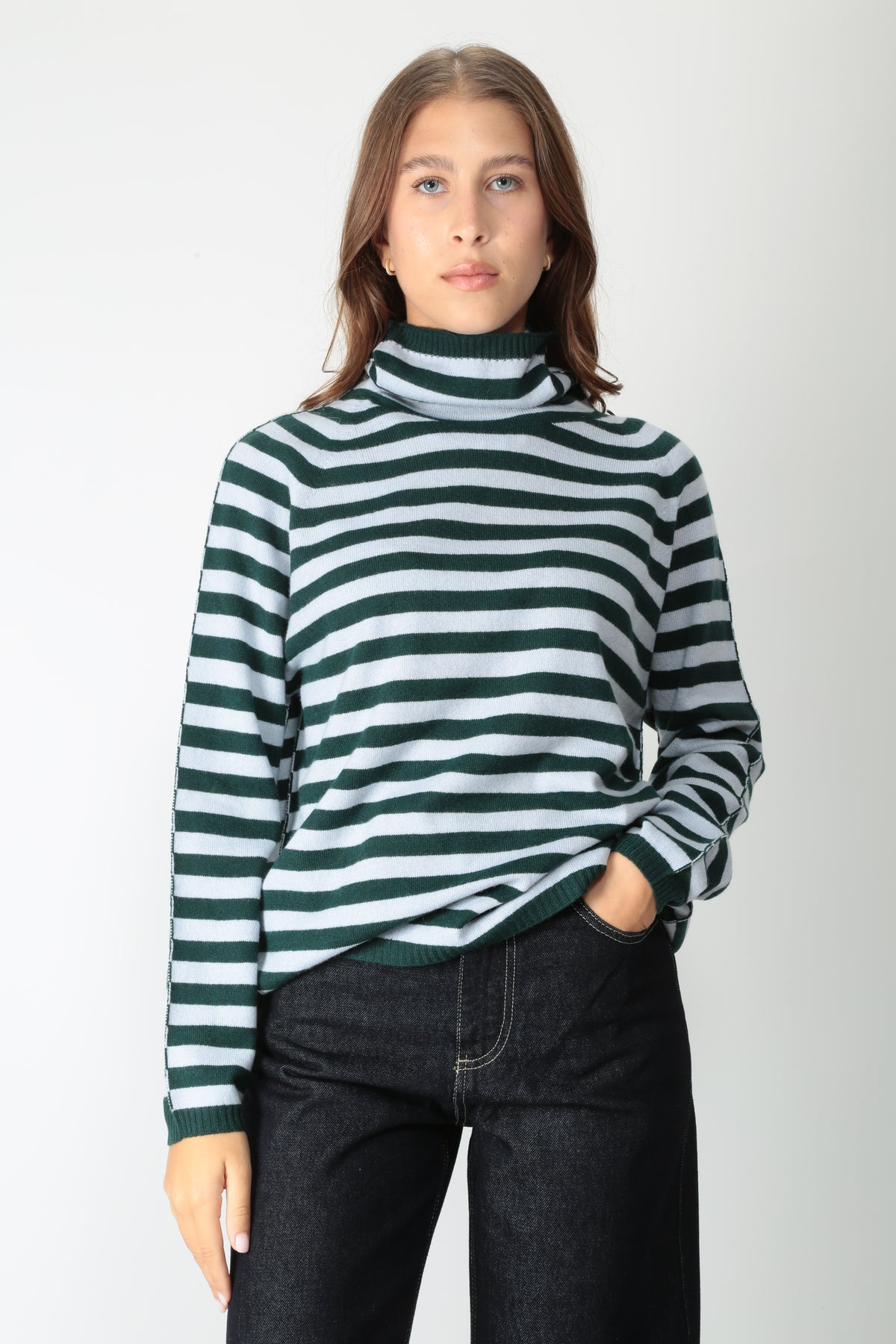 https://admin.shopify.com/store/gulieshop/products/16552688157021#:~:text=https%3A//www.gulieshop.it%20%E2%80%BA%20products%20%E2%80%BA%20miabasic%2Dmaglia%2Dciclista%2Dcarry%2Dpa652