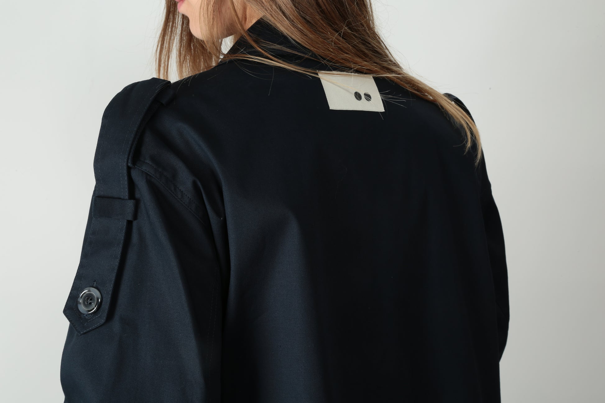 https://admin.shopify.com/store/gulieshop/products/15220317946205#:~:text=https%3A//www.gulieshop.it%20%E2%80%BA%20products%20%E2%80%BA%20the%2Dm%2Dtrench%2Dlungo%2Din%2Dcotone%2Dbacardi