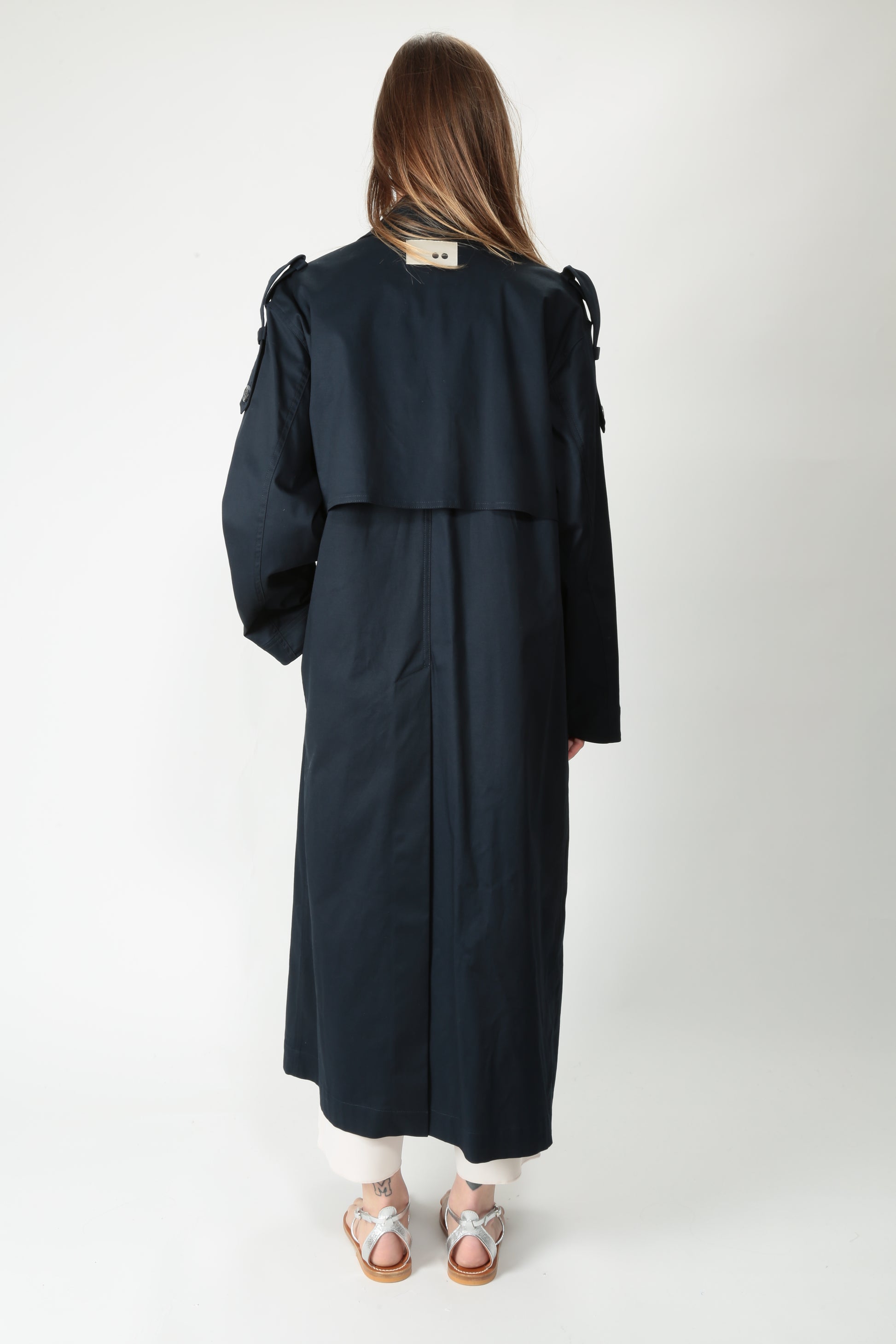https://admin.shopify.com/store/gulieshop/products/15220317946205#:~:text=https%3A//www.gulieshop.it%20%E2%80%BA%20products%20%E2%80%BA%20the%2Dm%2Dtrench%2Dlungo%2Din%2Dcotone%2Dbacardi