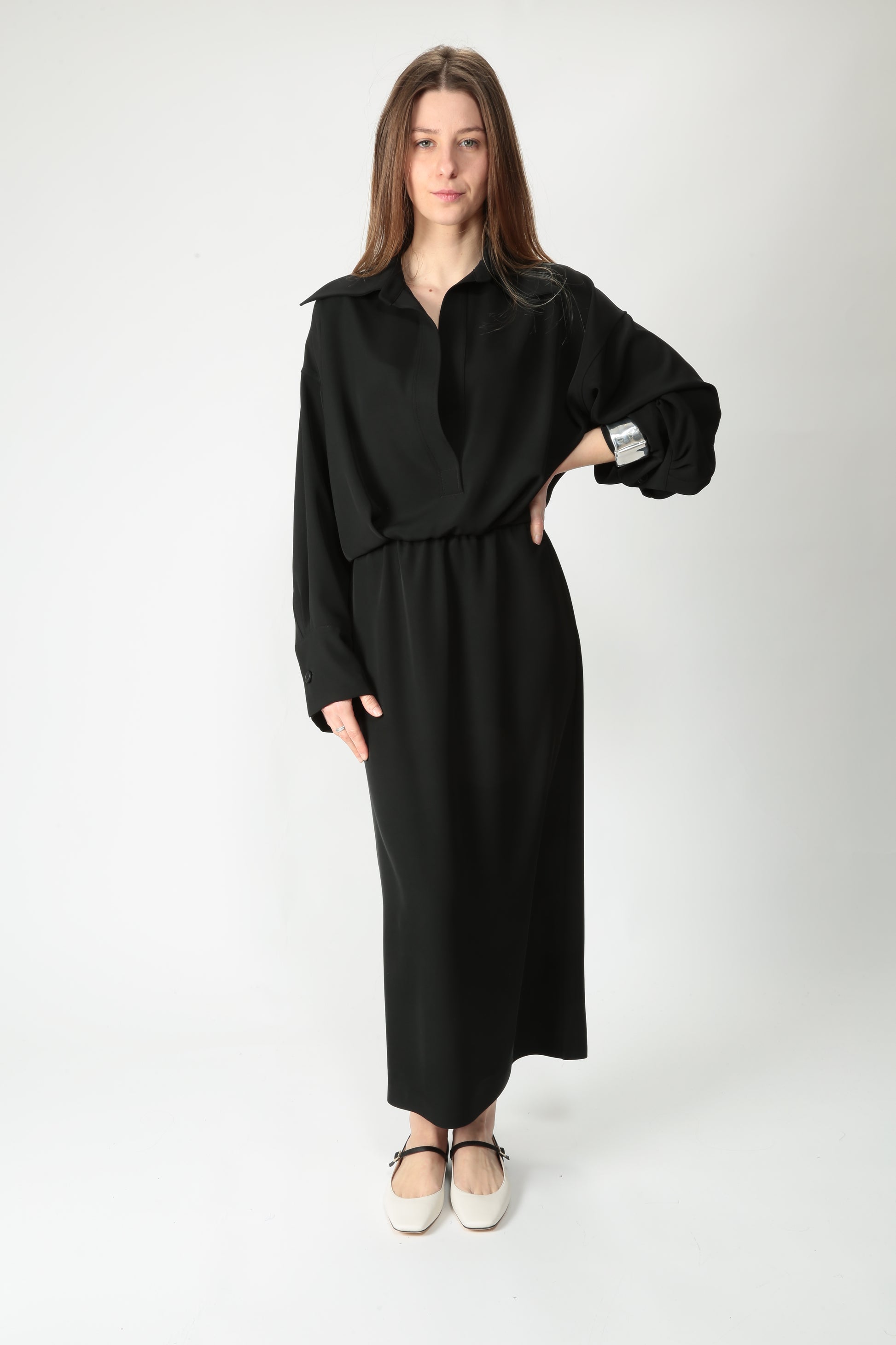 https://admin.shopify.com/store/gulieshop/products/15220318896477#:~:text=https%3A//www.gulieshop.it%20%E2%80%BA%20products%20%E2%80%BA%20the%2Dm%2Dabito%2Dlungo%2Ddollie