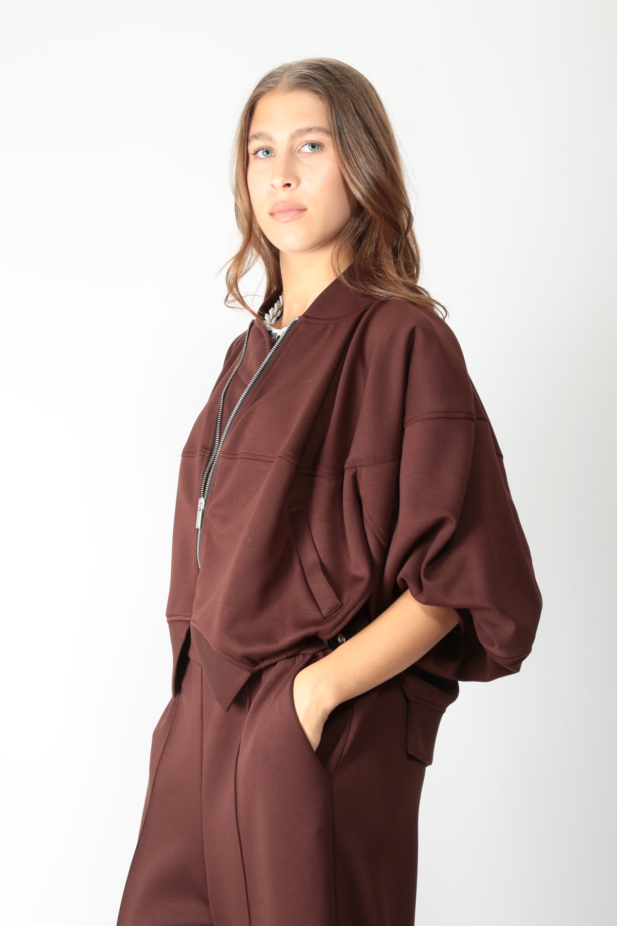 https://admin.shopify.com/store/gulieshop/products/16552696447325#:~:text=https%3A//www.gulieshop.it%20%E2%80%BA%20products%20%E2%80%BA%20meimeij%2Dbomber%2Din%2Dviscosa%2Dstretch%2Dm6fd00