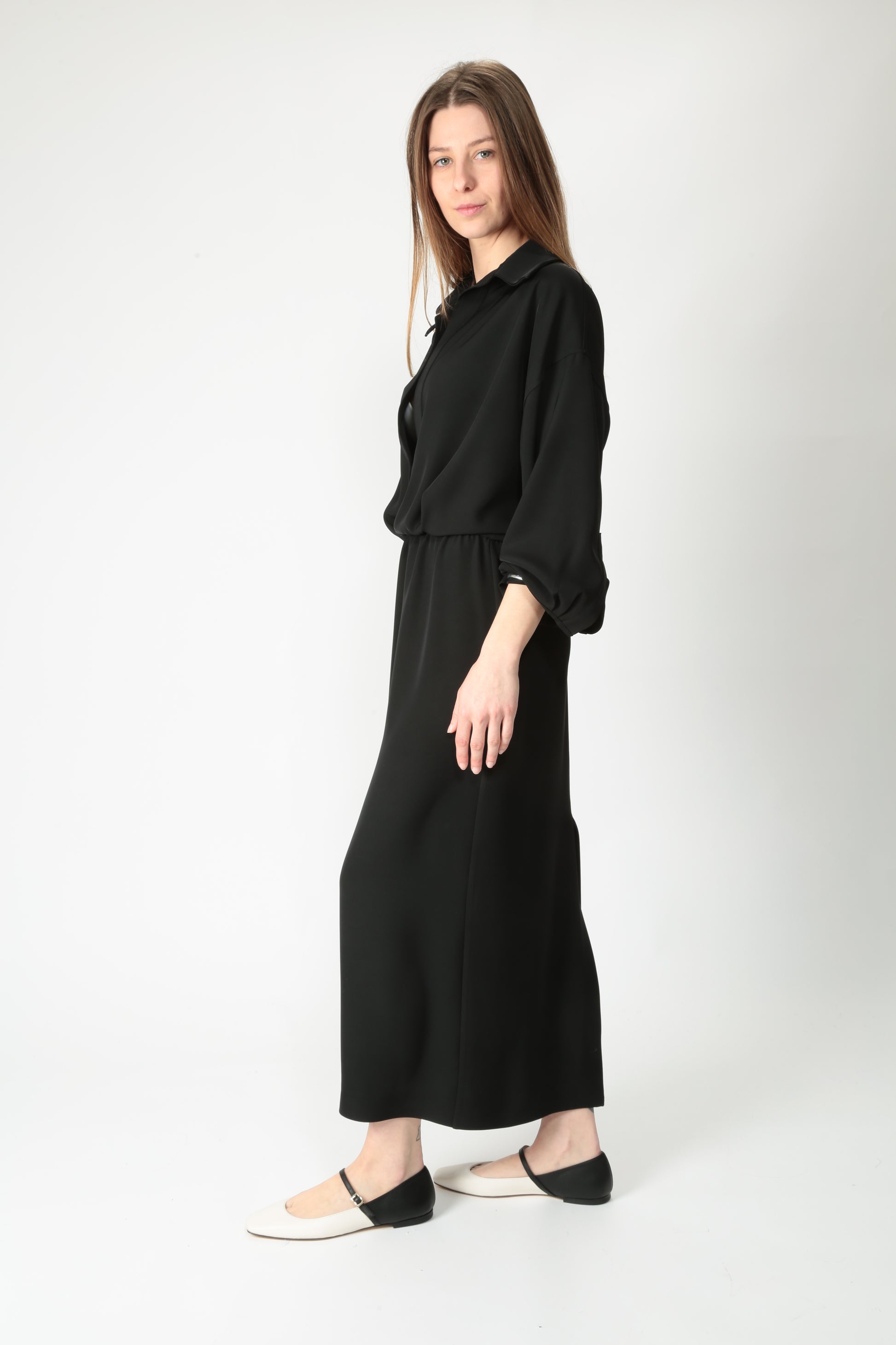 https://admin.shopify.com/store/gulieshop/products/15220318896477#:~:text=https%3A//www.gulieshop.it%20%E2%80%BA%20products%20%E2%80%BA%20the%2Dm%2Dabito%2Dlungo%2Ddollie