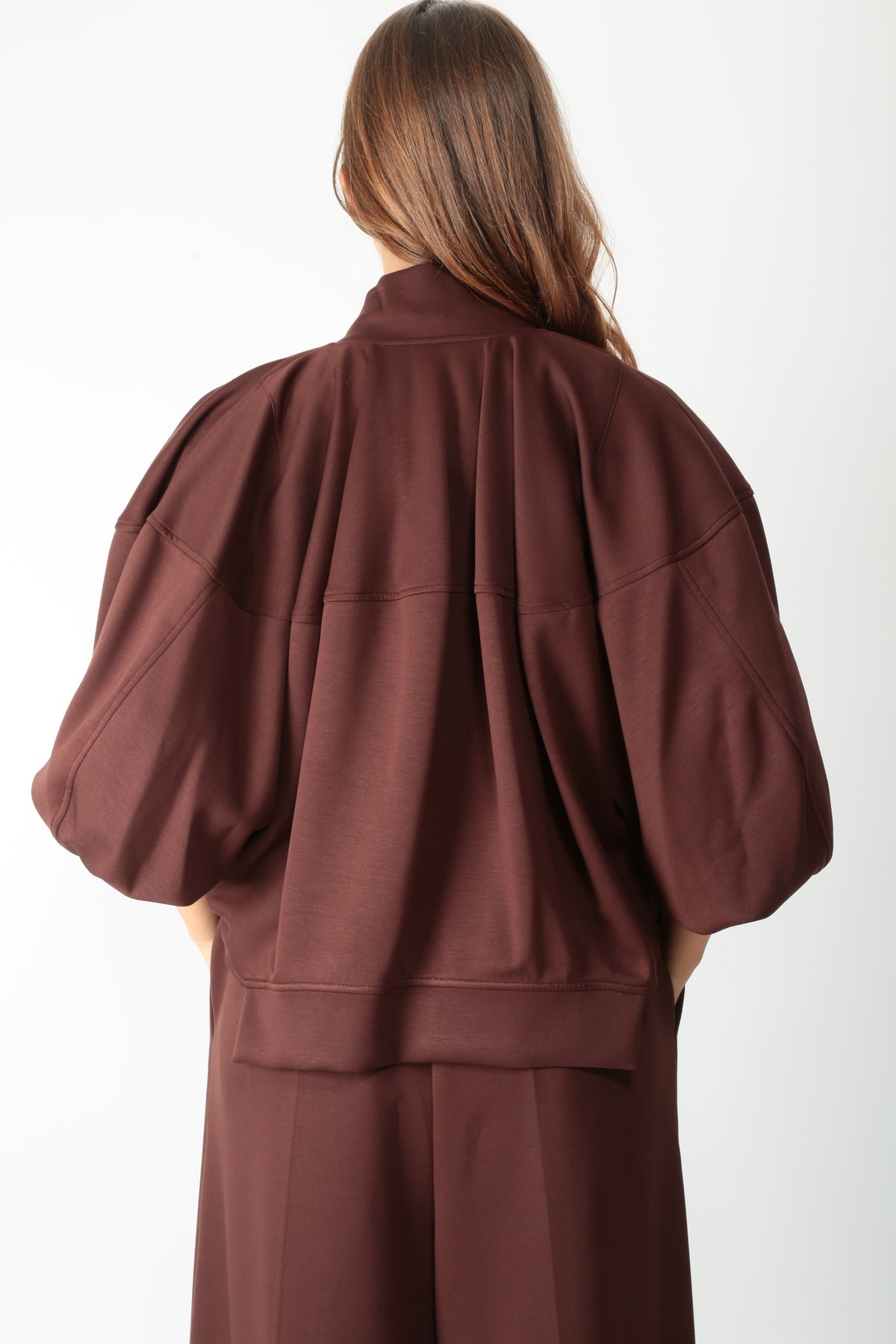 https://admin.shopify.com/store/gulieshop/products/16552696447325#:~:text=https%3A//www.gulieshop.it%20%E2%80%BA%20products%20%E2%80%BA%20meimeij%2Dbomber%2Din%2Dviscosa%2Dstretch%2Dm6fd00