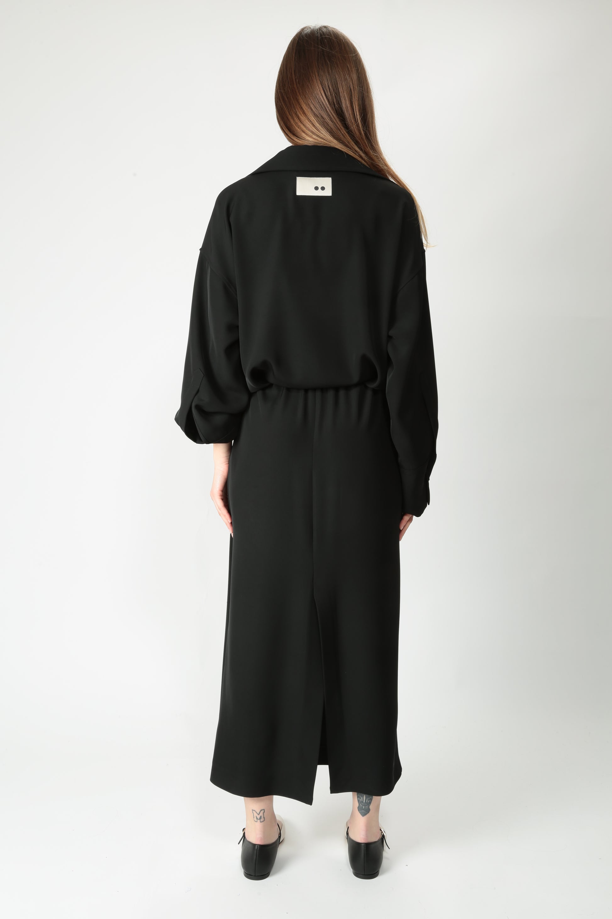 https://admin.shopify.com/store/gulieshop/products/15220318896477#:~:text=https%3A//www.gulieshop.it%20%E2%80%BA%20products%20%E2%80%BA%20the%2Dm%2Dabito%2Dlungo%2Ddollie