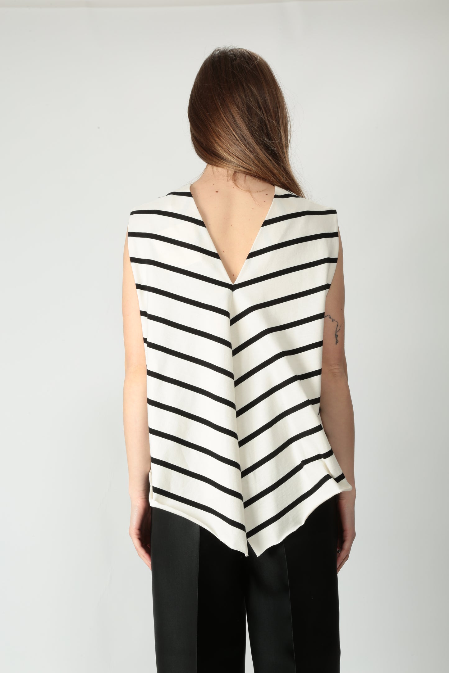 https://admin.shopify.com/store/gulieshop/products/15254083240285#:~:text=https%3A//www.gulieshop.it%20%E2%80%BA%20products%20%E2%80%BA%20jei%2Do%2Dtop%2Dcanotta%2Din%2Dcotone%2D4469