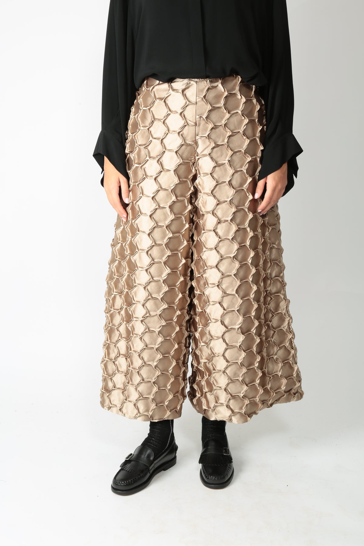 https://admin.shopify.com/store/gulieshop/products/16552696054109#:~:text=https%3A//www.gulieshop.it%20%E2%80%BA%20products%20%E2%80%BA%20meimeij%2Dpantalone%2Dplisse%2Desagoni%2Dm6fy11