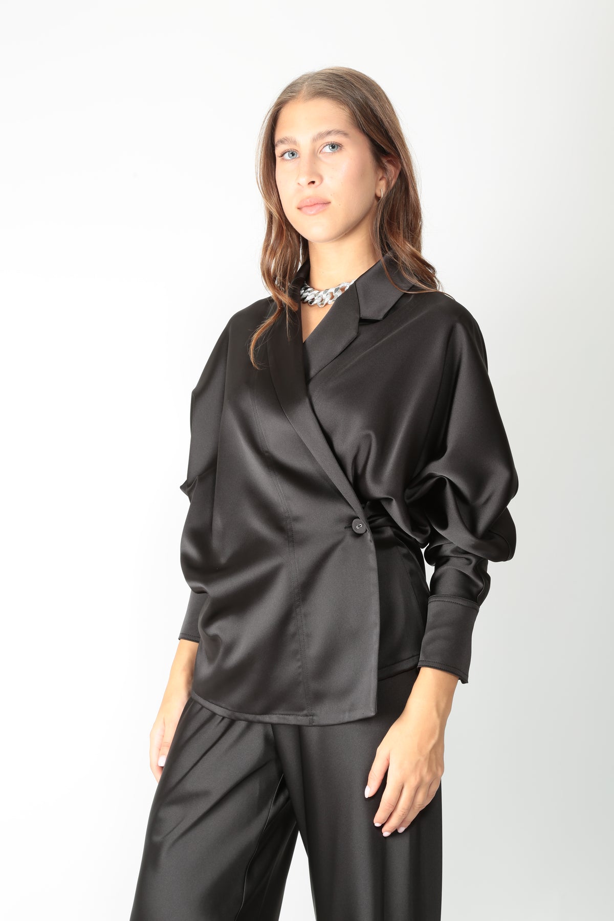 https://admin.shopify.com/store/gulieshop/products/16552696185181#:~:text=https%3A//www.gulieshop.it%20%E2%80%BA%20products%20%E2%80%BA%20meimeij%2Dcamicia%2Din%2Draso%2Dm6ff03