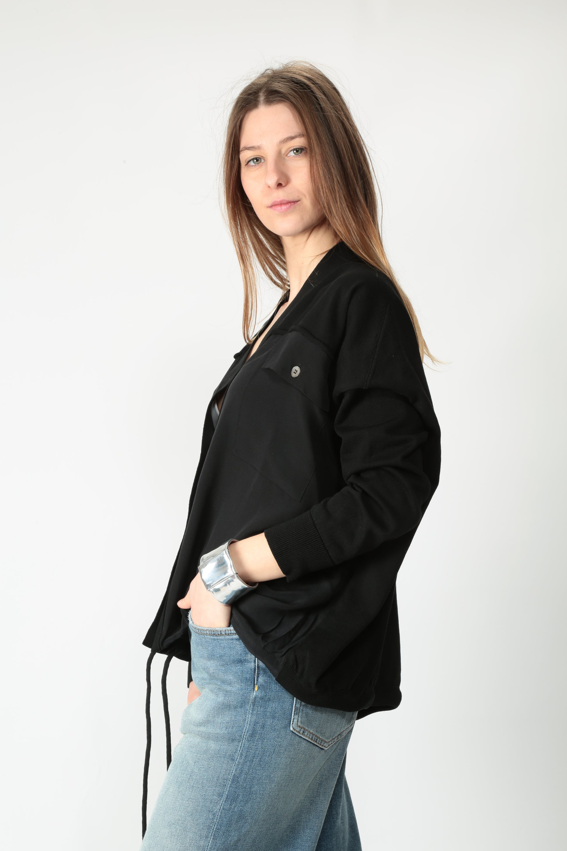 https://admin.shopify.com/store/gulieshop/products/15254083338589#:~:text=https%3A//www.gulieshop.it%20%E2%80%BA%20products%20%E2%80%BA%20jei%2Do%2Dcardigan%2Din%2Dcotone%2De%2Dseta%2D4420