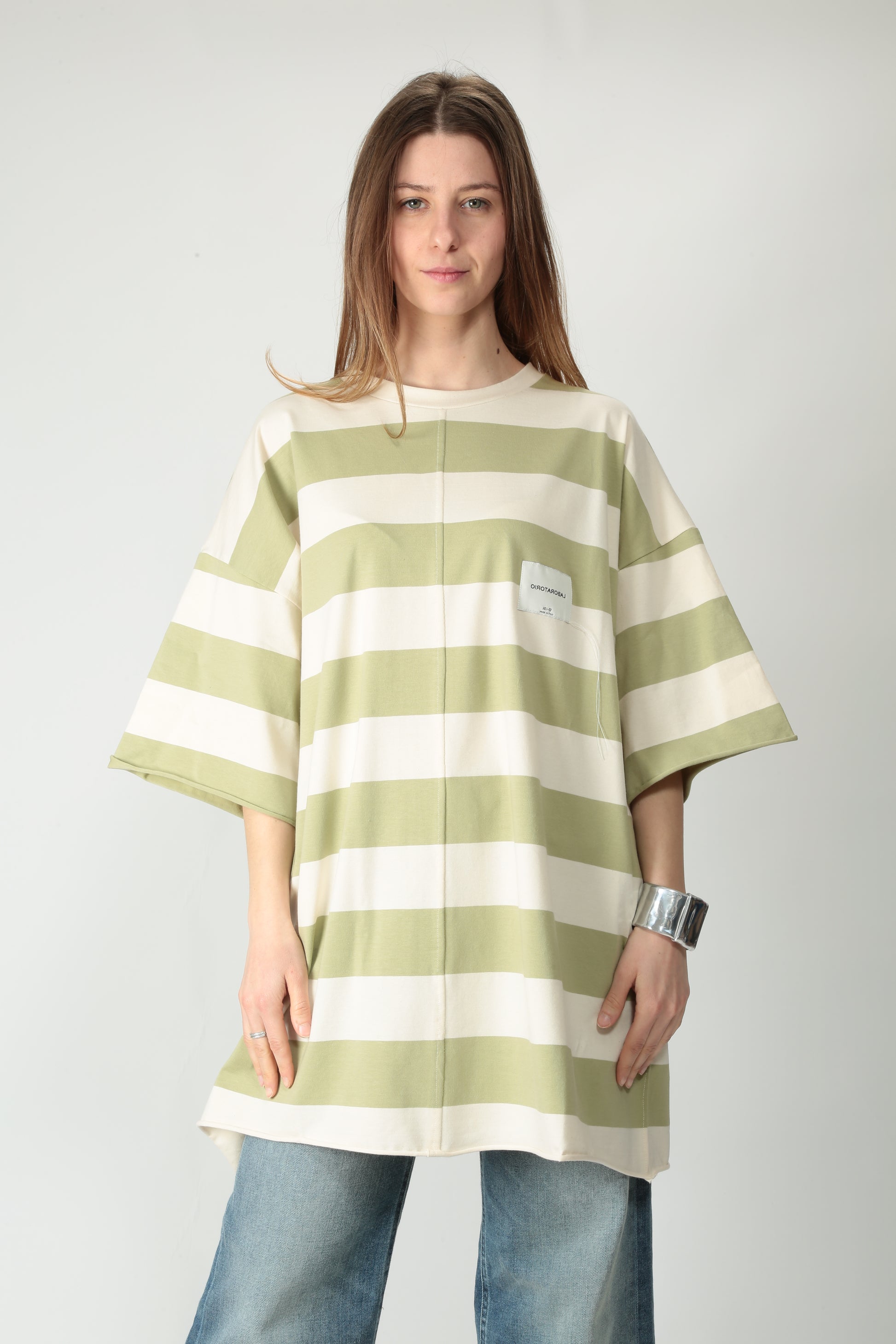 https://admin.shopify.com/store/gulieshop/products/15254083141981#:~:text=https%3A//www.gulieshop.it%20%E2%80%BA%20products%20%E2%80%BA%20jei%2Do%2Dabito%2Doversize%2Din%2Dcotone%2D4472