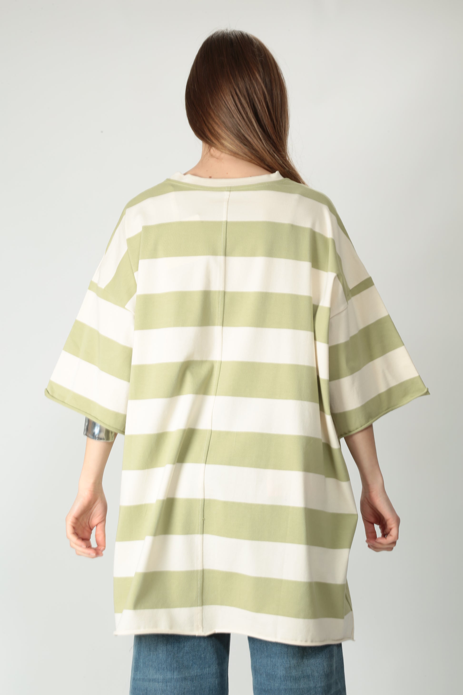 https://admin.shopify.com/store/gulieshop/products/15254083141981#:~:text=https%3A//www.gulieshop.it%20%E2%80%BA%20products%20%E2%80%BA%20jei%2Do%2Dabito%2Doversize%2Din%2Dcotone%2D4472