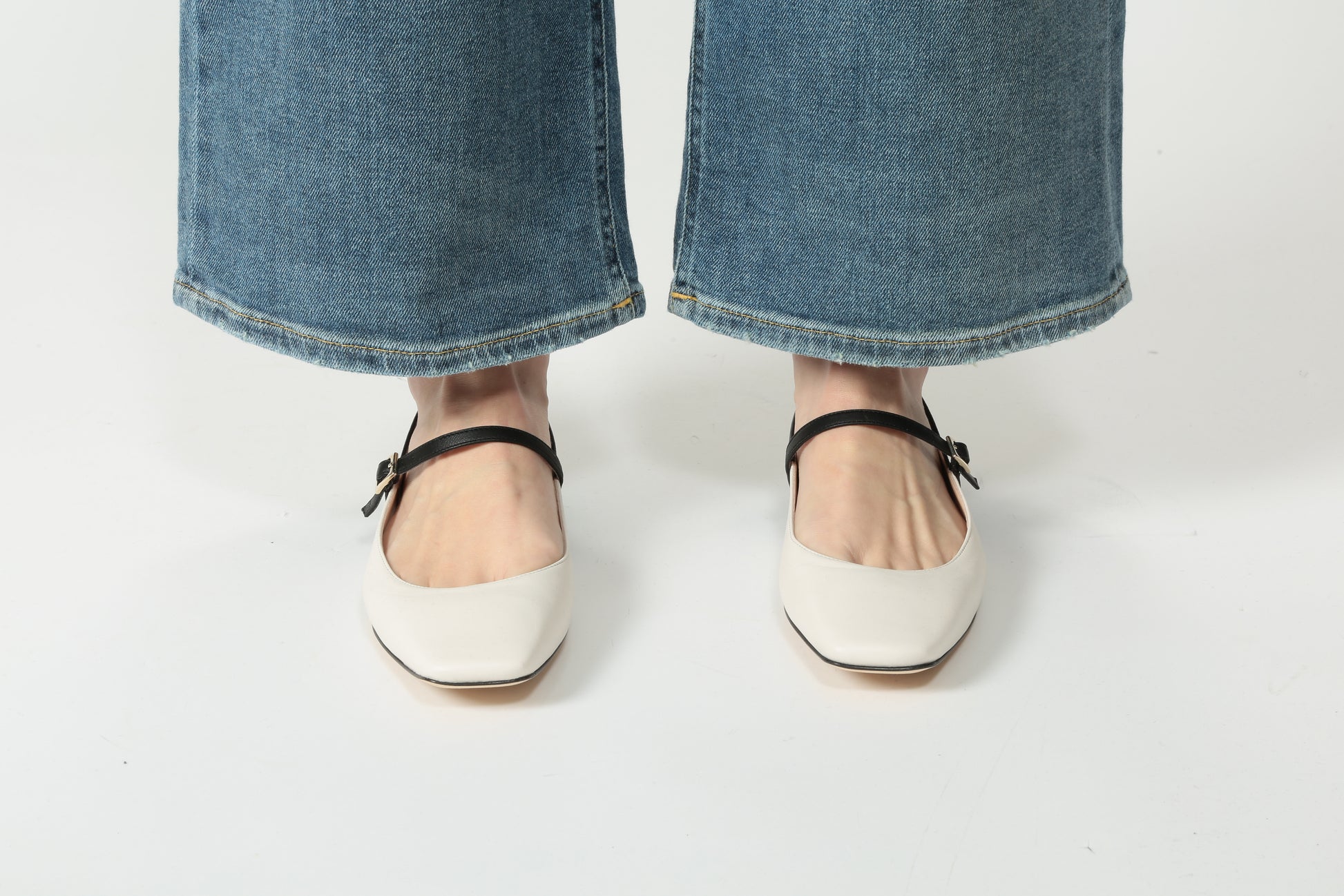 https://admin.shopify.com/store/gulieshop/products/15239524974941#:~:text=https%3A//www.gulieshop.it%20%E2%80%BA%20products%20%E2%80%BA%20prosperine%2Dballerina%2Dbicolor%2D2585%2Dnpn