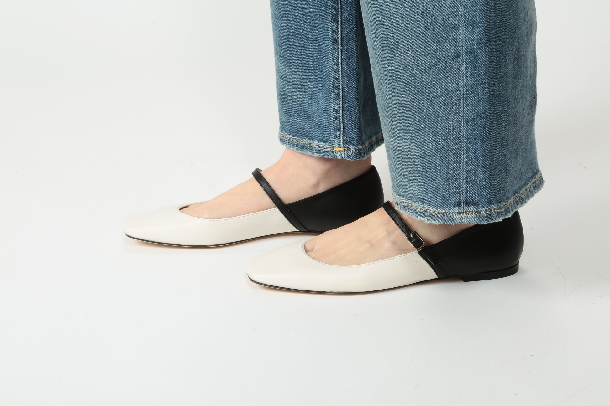https://admin.shopify.com/store/gulieshop/products/15239524974941#:~:text=https%3A//www.gulieshop.it%20%E2%80%BA%20products%20%E2%80%BA%20prosperine%2Dballerina%2Dbicolor%2D2585%2Dnpn