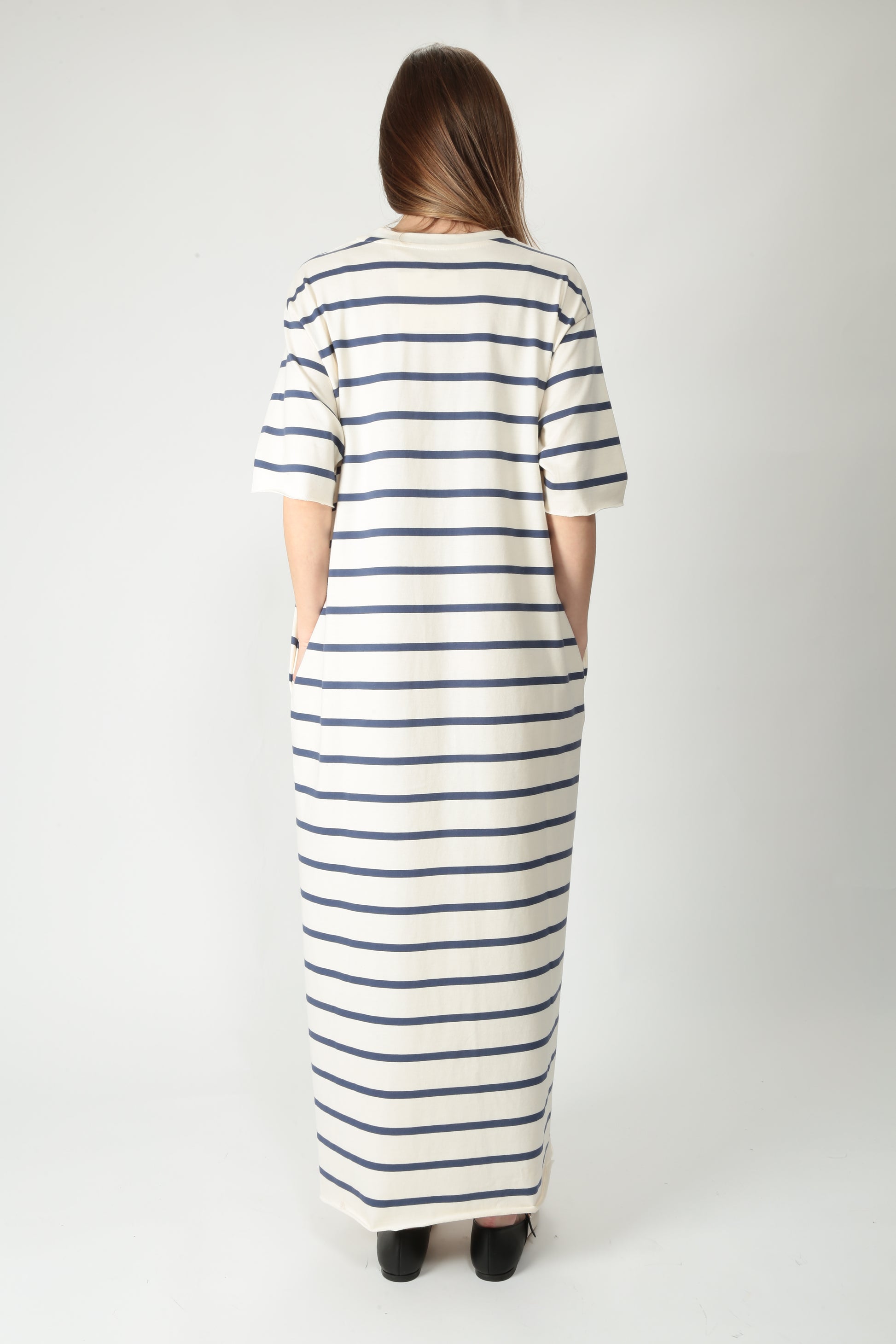 https://admin.shopify.com/store/gulieshop/products/15254083305821#:~:text=https%3A//www.gulieshop.it%20%E2%80%BA%20products%20%E2%80%BA%20jei%2Do%2Dabito%2Dlungo%2Din%2Dcotone%2D4467