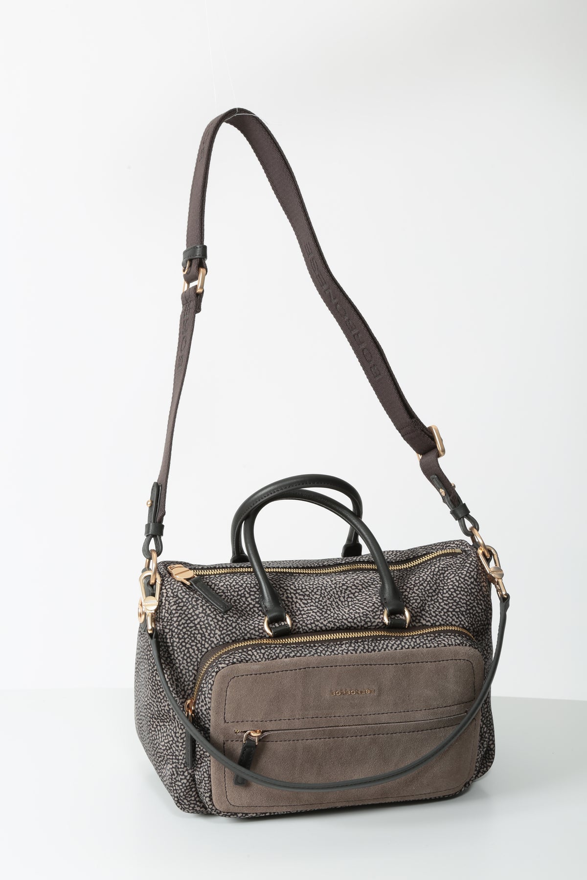 https://admin.shopify.com/store/gulieshop/products/16580926931293#:~:text=https%3A//www.gulieshop.it%20%E2%80%BA%20products%20%E2%80%BA%20borbonese%2Dborsa%2Dbauletto%2Db%2Dclub%2D910103460288