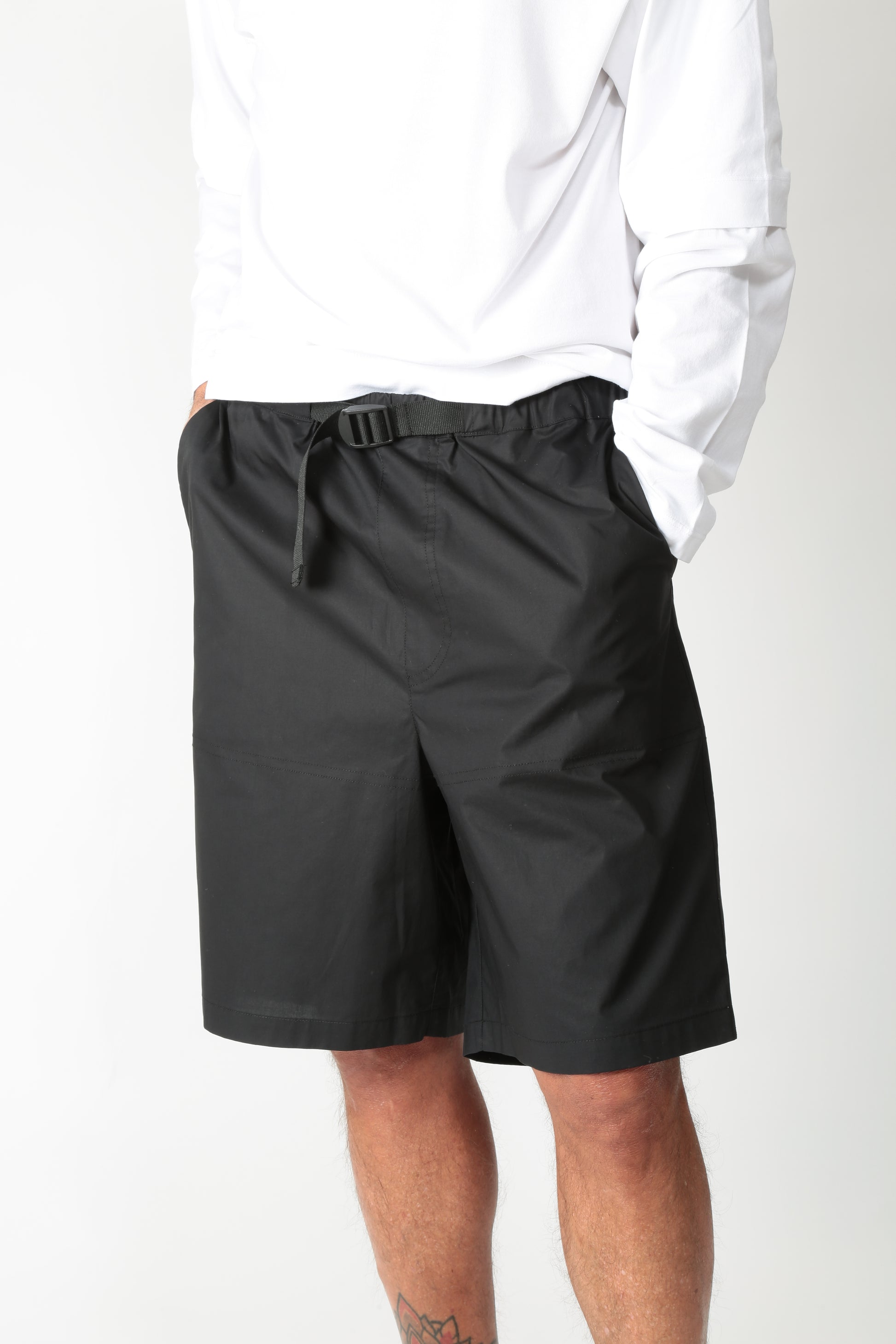 https://admin.shopify.com/store/gulieshop/products/15154452463965#:~:text=https%3A//www.gulieshop.it%20%E2%80%BA%20products%20%E2%80%BA%20r%2Dcollina%2Dbermuda%2Dcon%2Dlaccio%2Drb54148