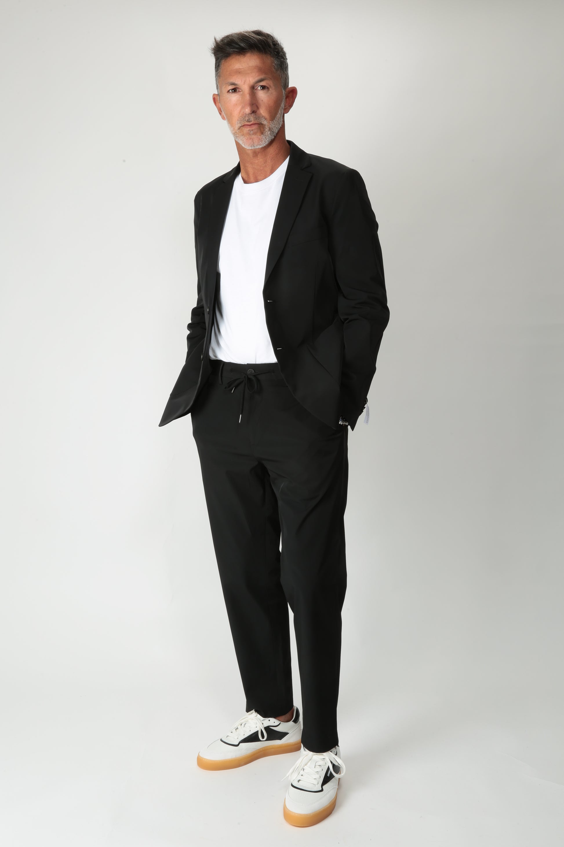 https://admin.shopify.com/store/gulieshop/products/15238077317469#:~:text=https%3A//www.gulieshop.it%20%E2%80%BA%20products%20%E2%80%BA%20hamaki%2Dho%2Dgiacca%2Dmonopetto%2Din%2Dtessuto%2Dtecnico%2Dgae1596h