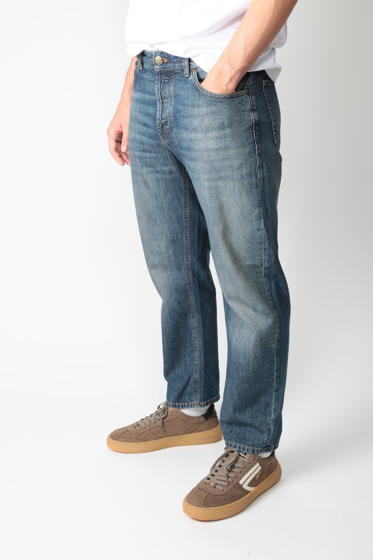 https://admin.shopify.com/store/gulieshop/products/16596081377629#:~:text=https%3A//www.gulieshop.it%20%E2%80%BA%20products%20%E2%80%BA%20pt%2Dtorino%2Djeans%2Dcarrot%2Dfit%2Dbarrel%2Dc5rpb5z0%2Doa5060