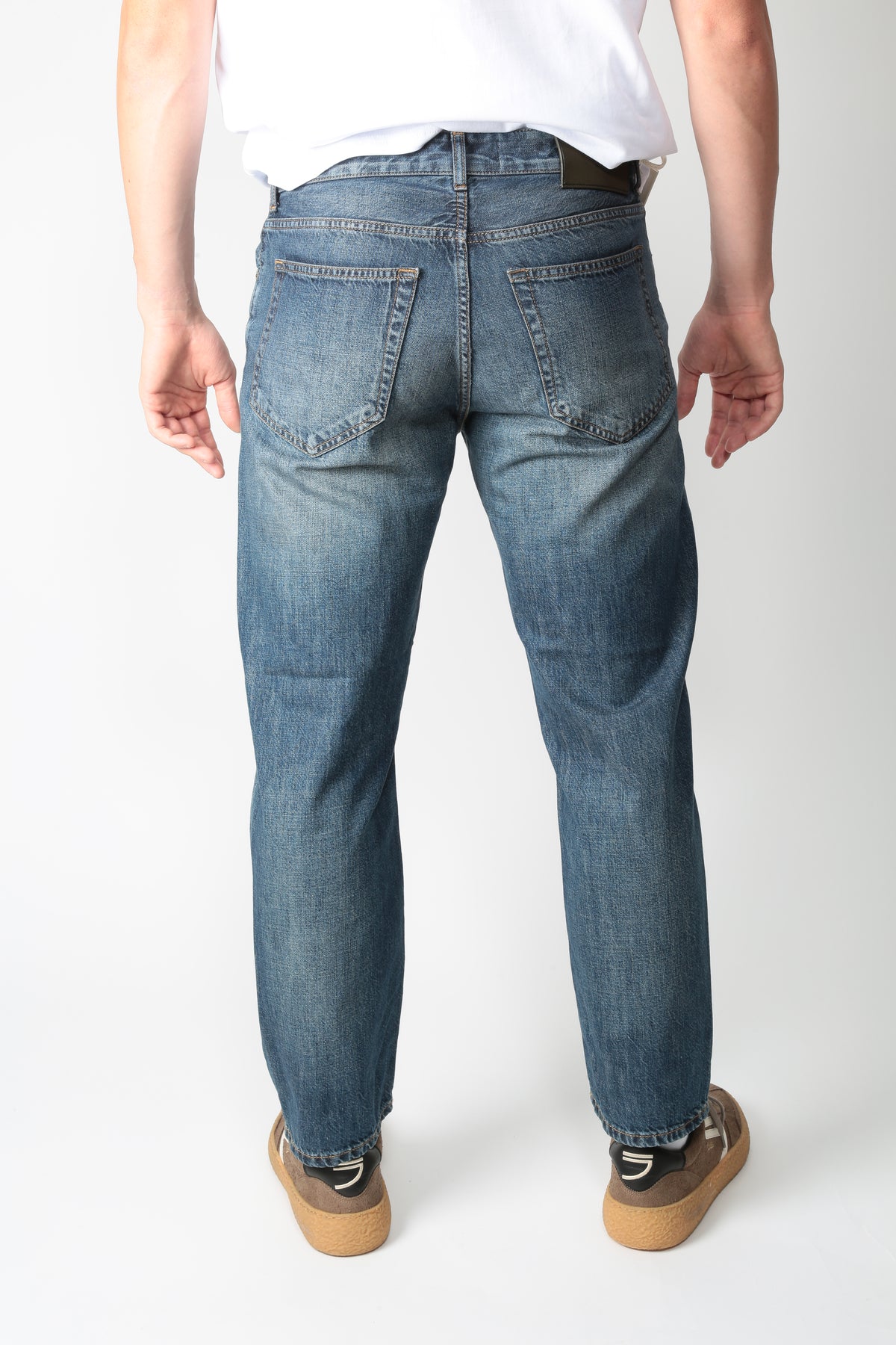 https://admin.shopify.com/store/gulieshop/products/16596081377629#:~:text=https%3A//www.gulieshop.it%20%E2%80%BA%20products%20%E2%80%BA%20pt%2Dtorino%2Djeans%2Dcarrot%2Dfit%2Dbarrel%2Dc5rpb5z0%2Doa5060